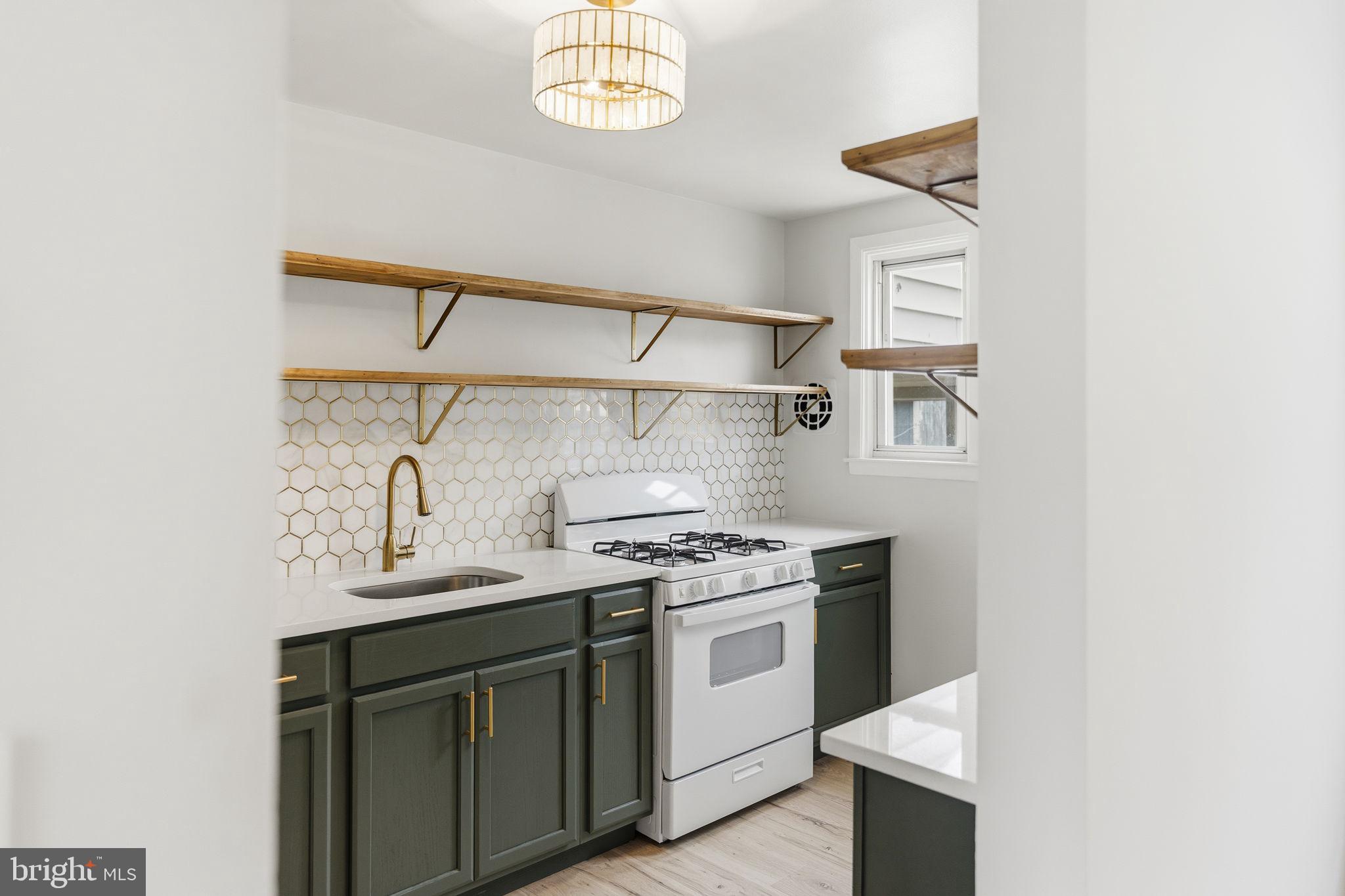 HILL HOMES - Residential