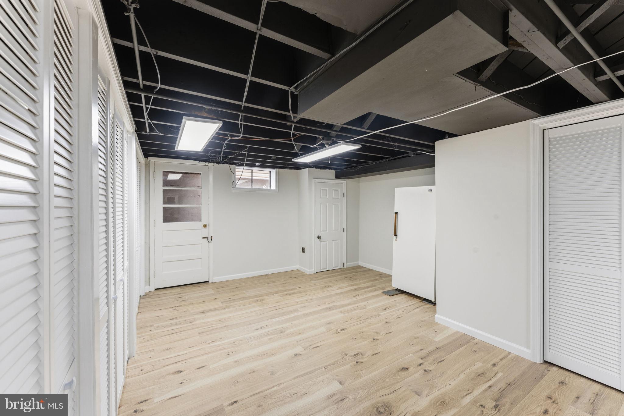 HILL HOMES - Residential