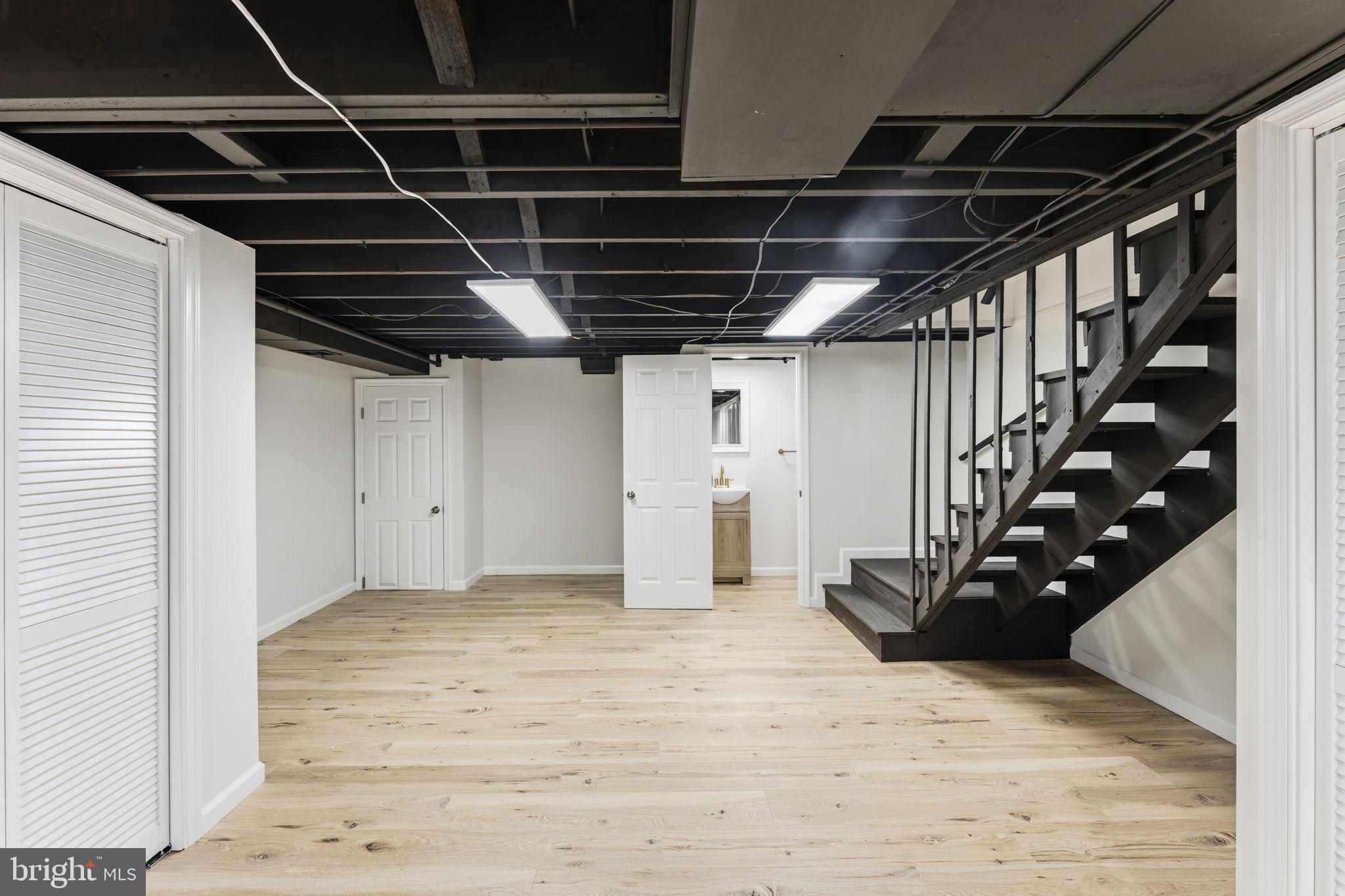 HILL HOMES - Residential