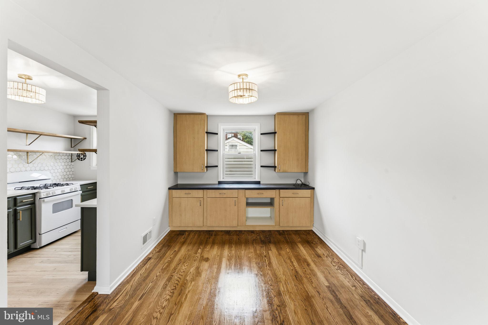 HILL HOMES - Residential