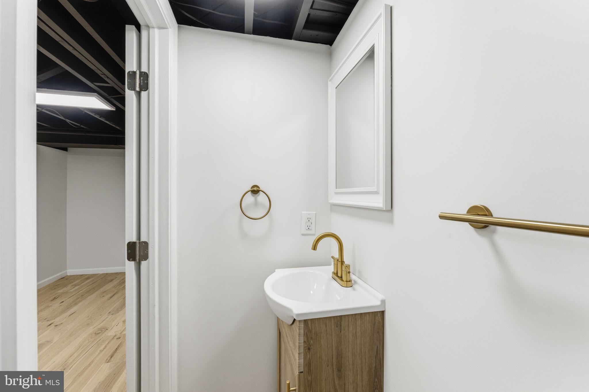 HILL HOMES - Residential