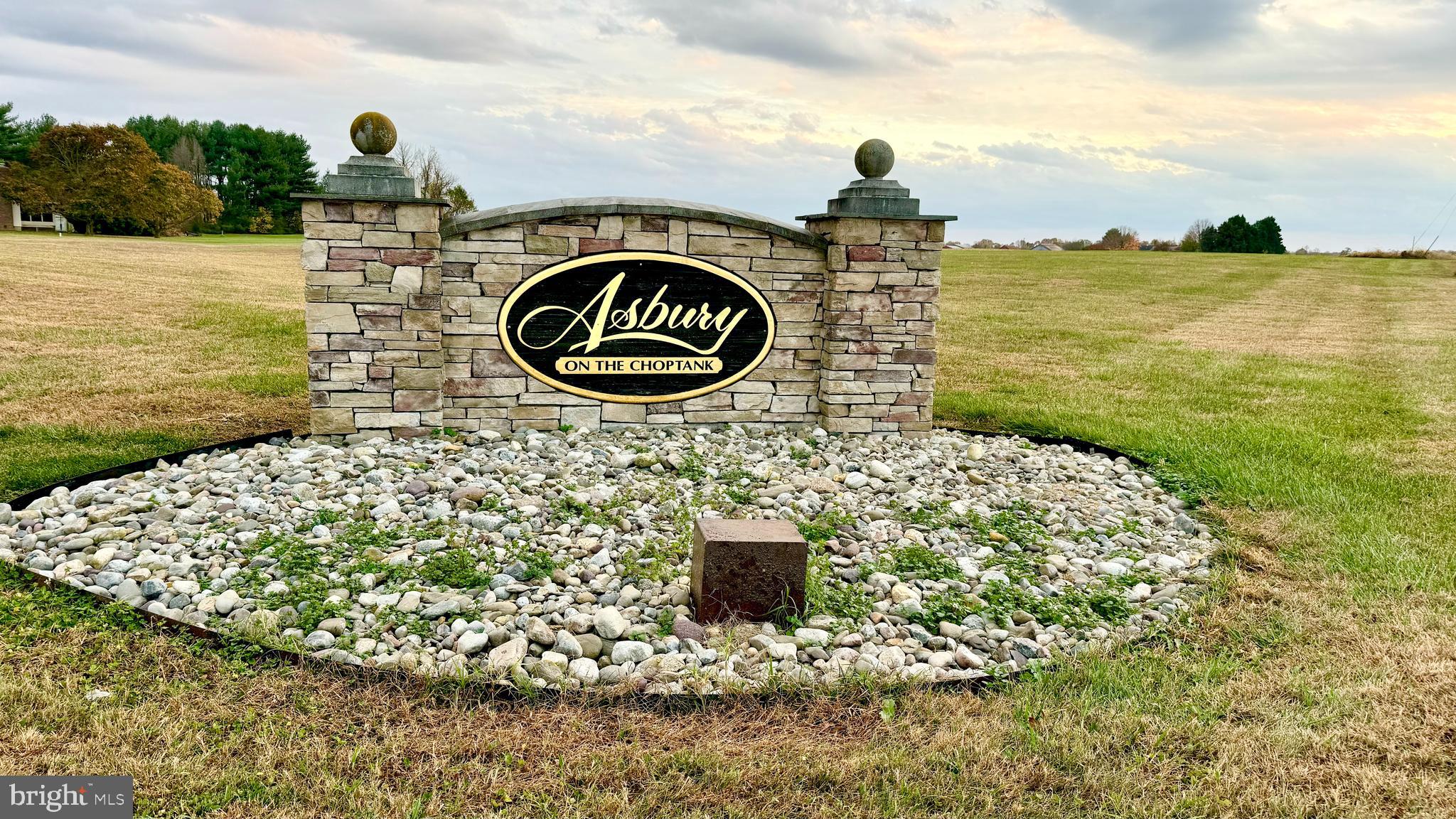 ASBURY - Land