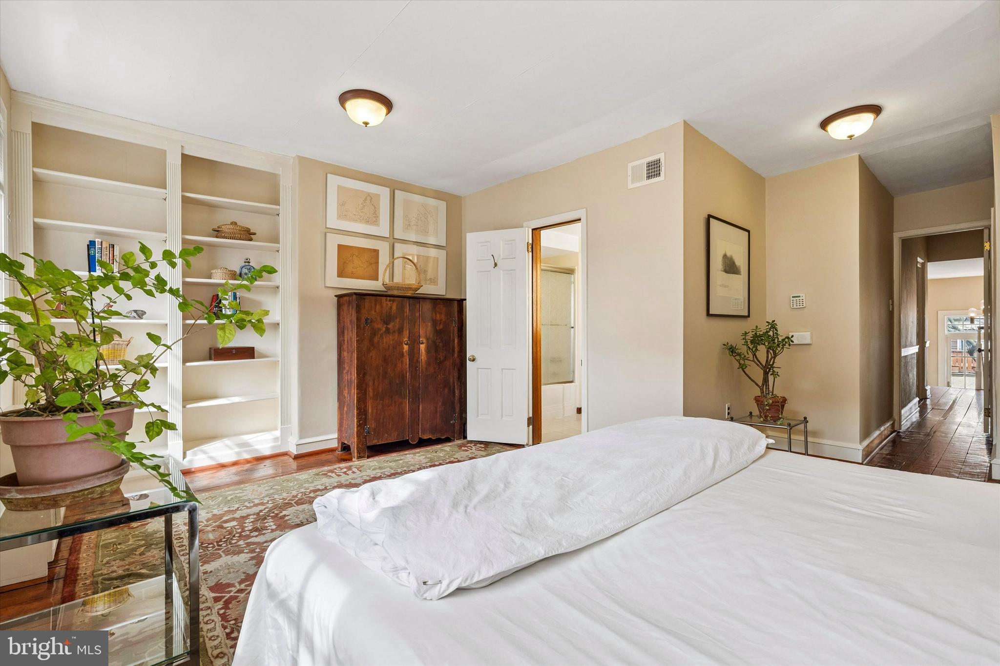 SOCIETY HILL - Residential