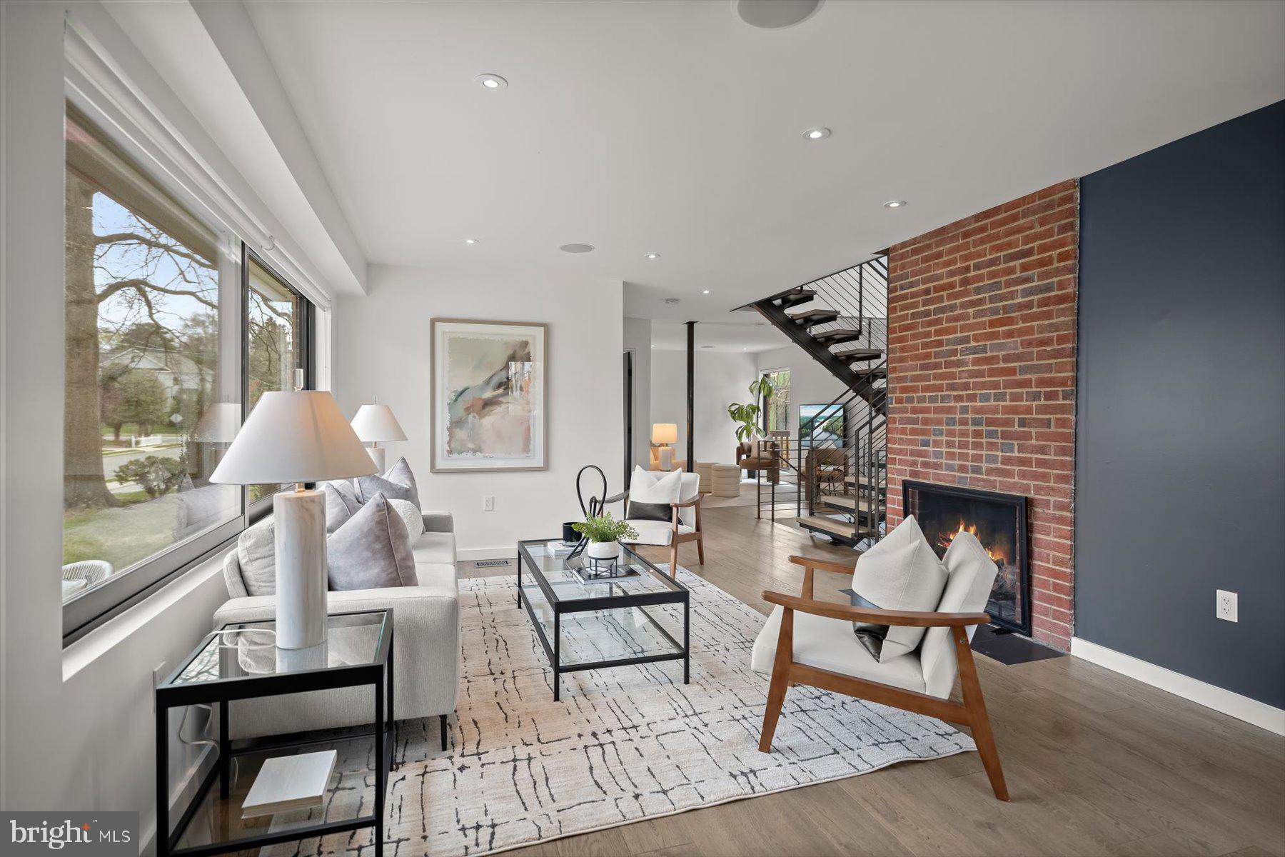 BERKSHIRE OAKWOOD - Residential