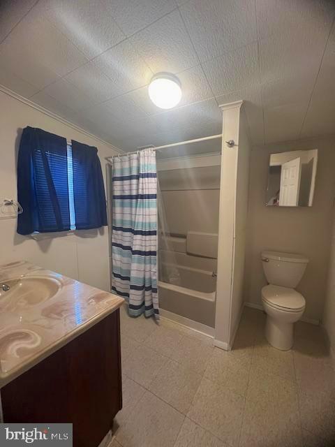 LOOK at this cute place !! Why rent when you can own!!! Super efficient natural gas heat ,with 3 new units recently installed ..Gas bills were not over $150 a month , even with this crazy cold winter ..He never even turned on the newly installed baseboard heat upstairs ,this winter ...  New Paint, new flooring ...  One car garage .
All Appliances stay!!