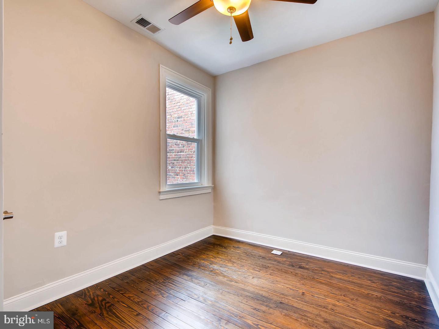 GREEKTOWN - Residential Lease