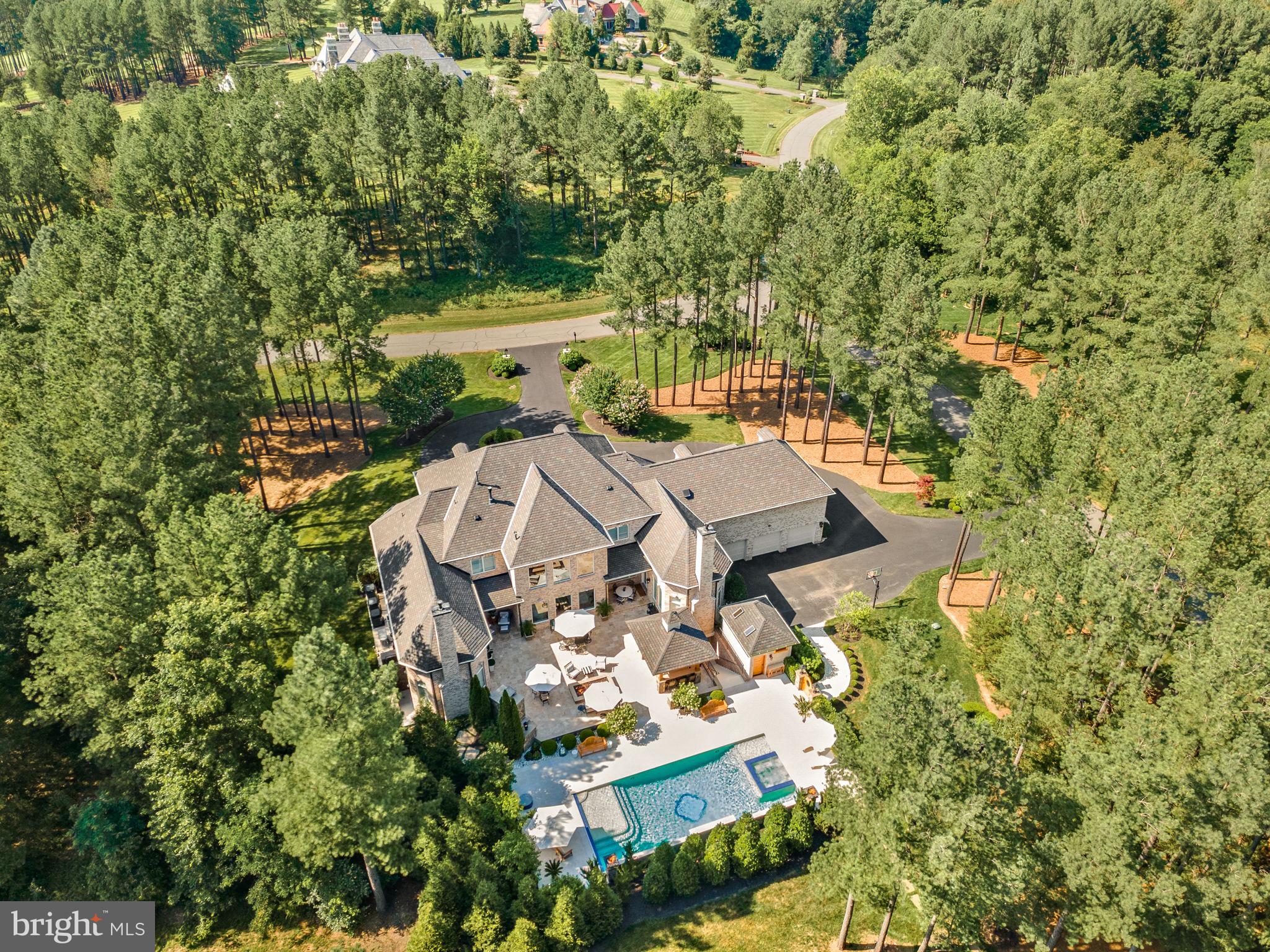 ESTATES @ CREIGHTON FARM - Residential