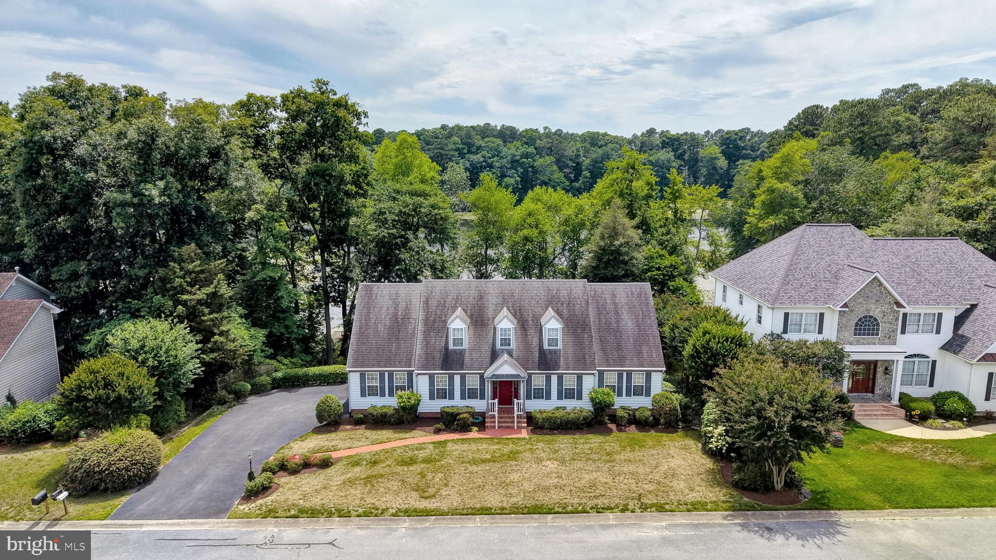 GRANBYS COVE - Residential