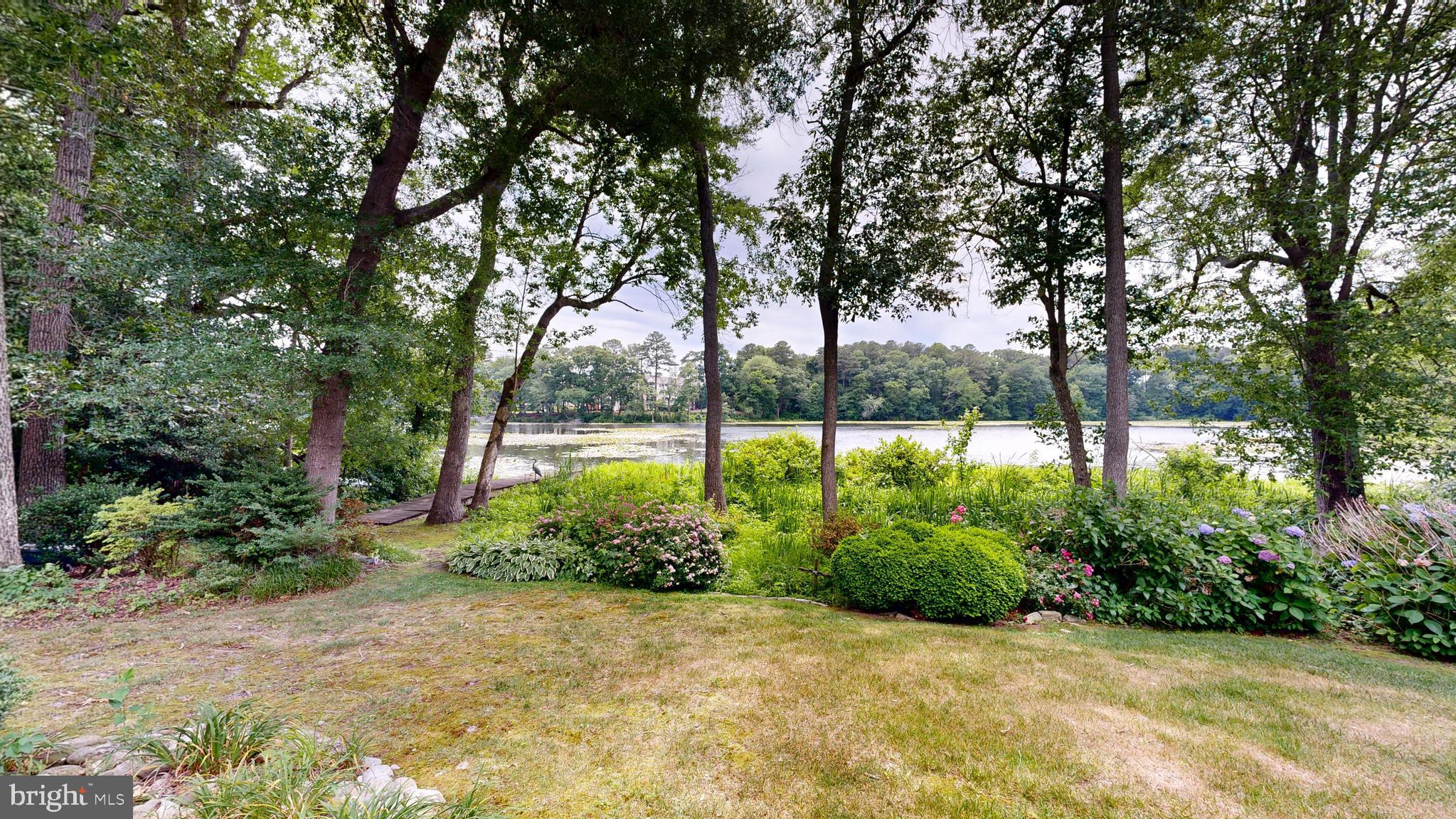 GRANBYS COVE - Residential