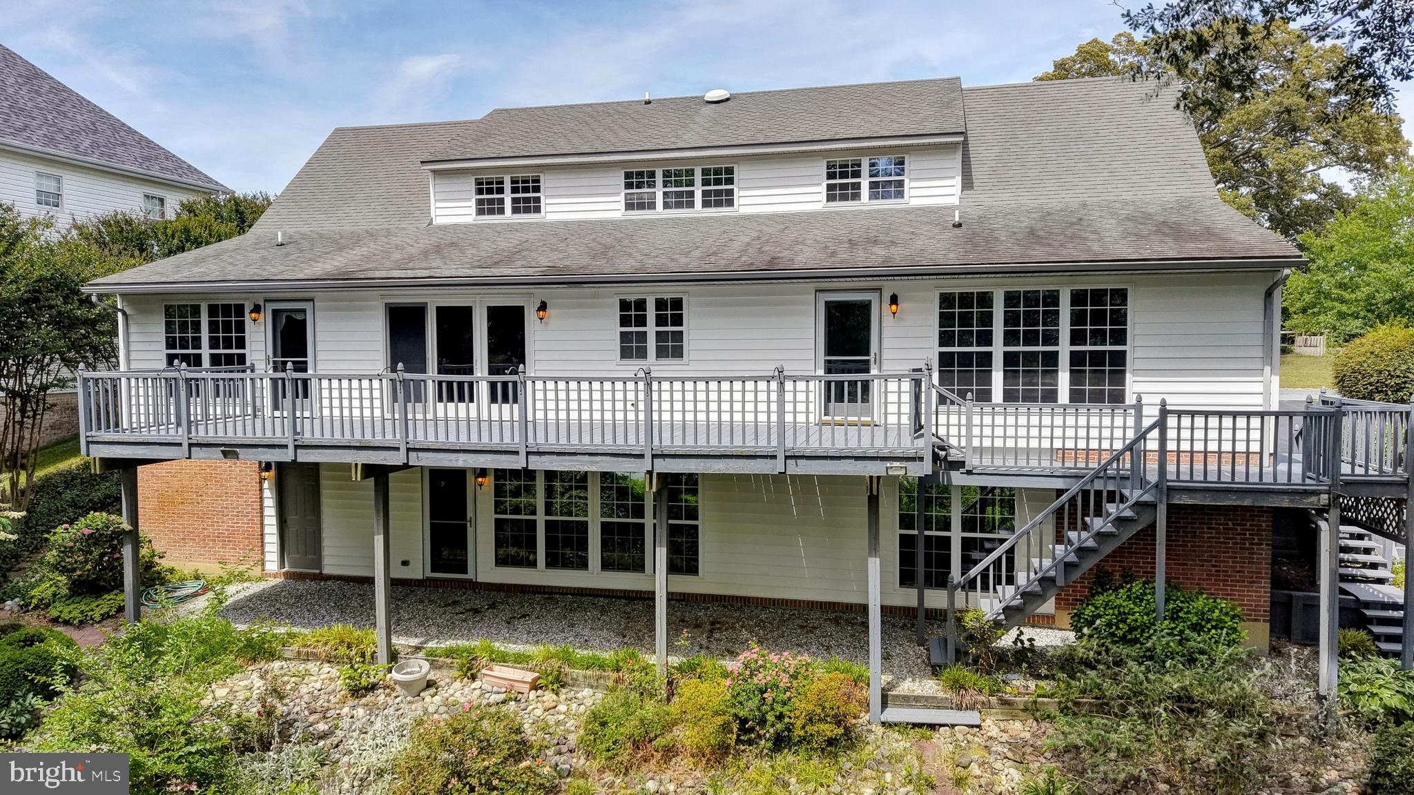 GRANBYS COVE - Residential