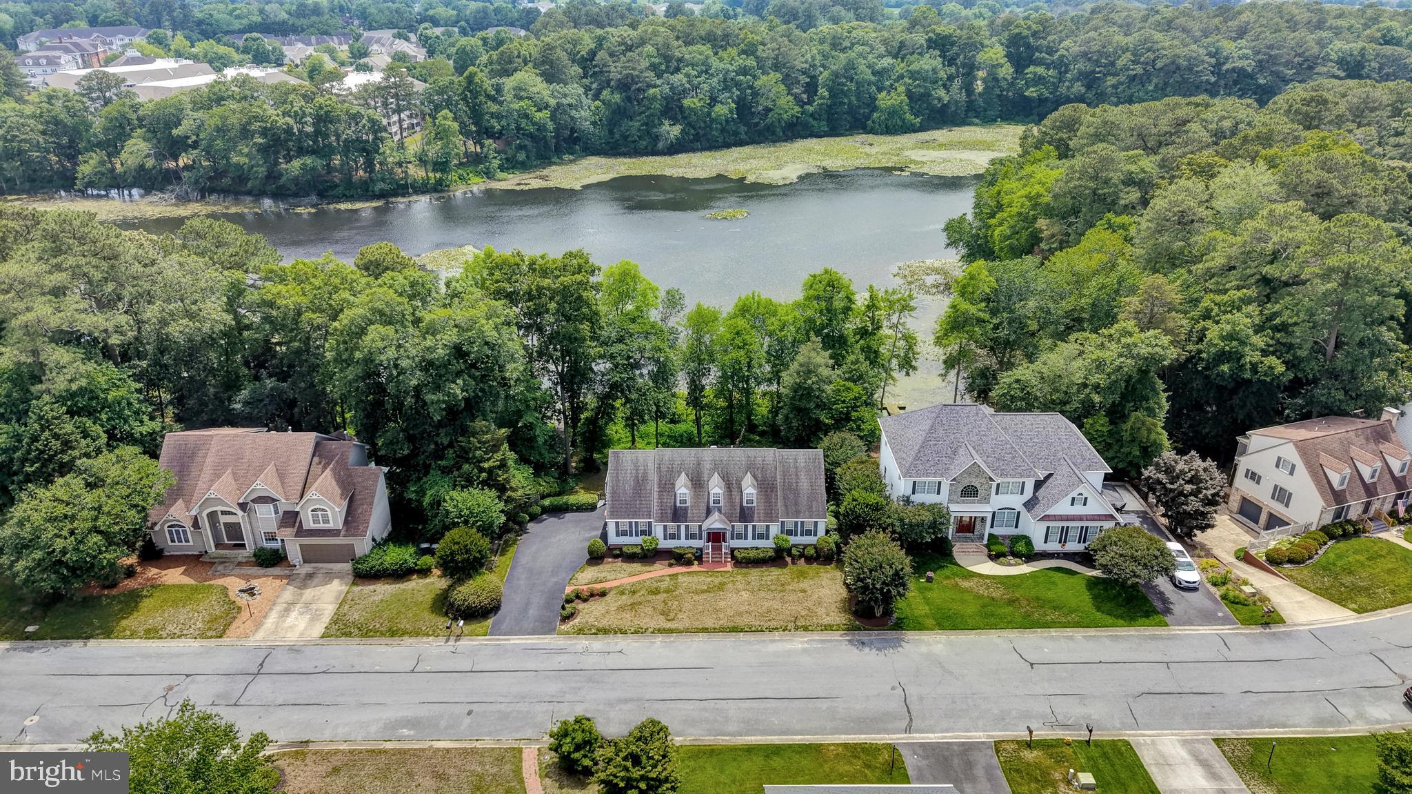 GRANBYS COVE - Residential