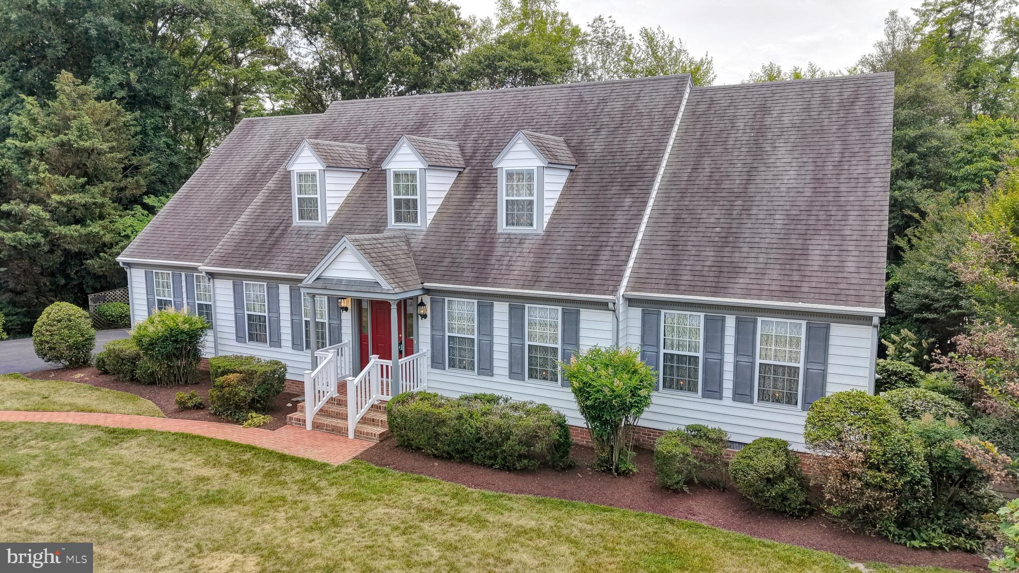 GRANBYS COVE - Residential