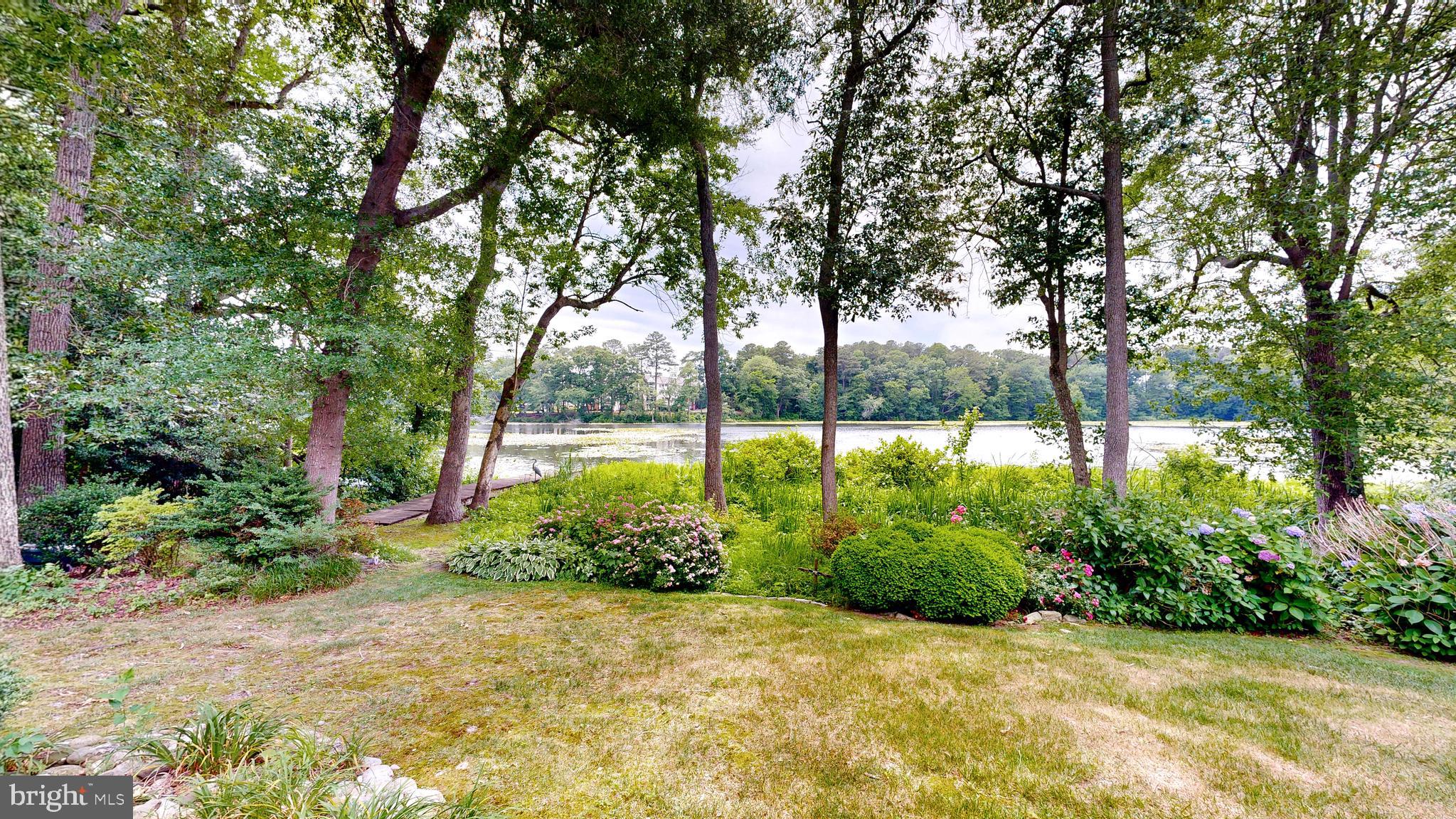 GRANBYS COVE - Residential