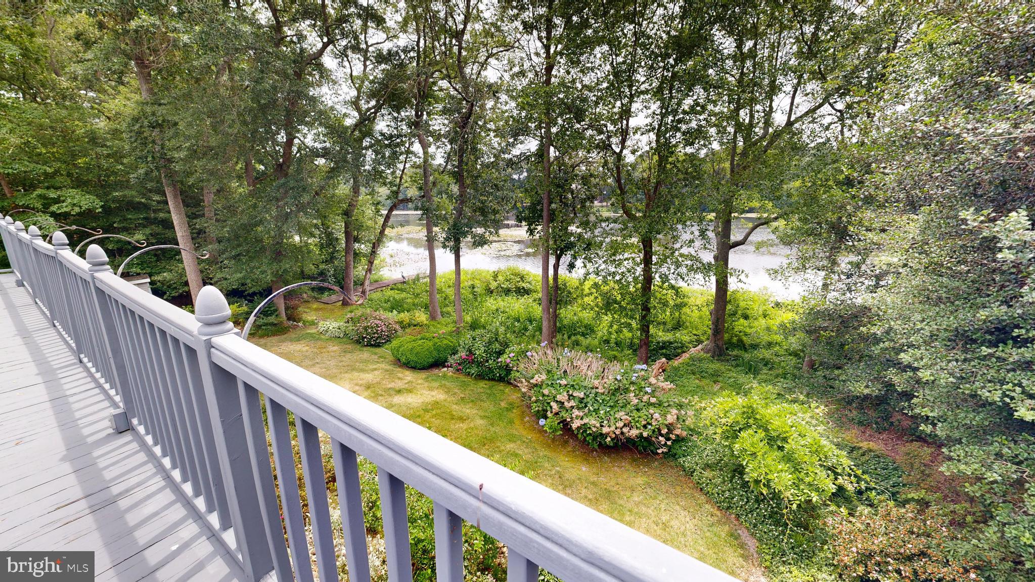GRANBYS COVE - Residential