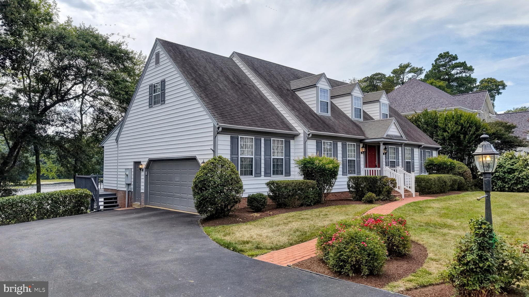 GRANBYS COVE - Residential