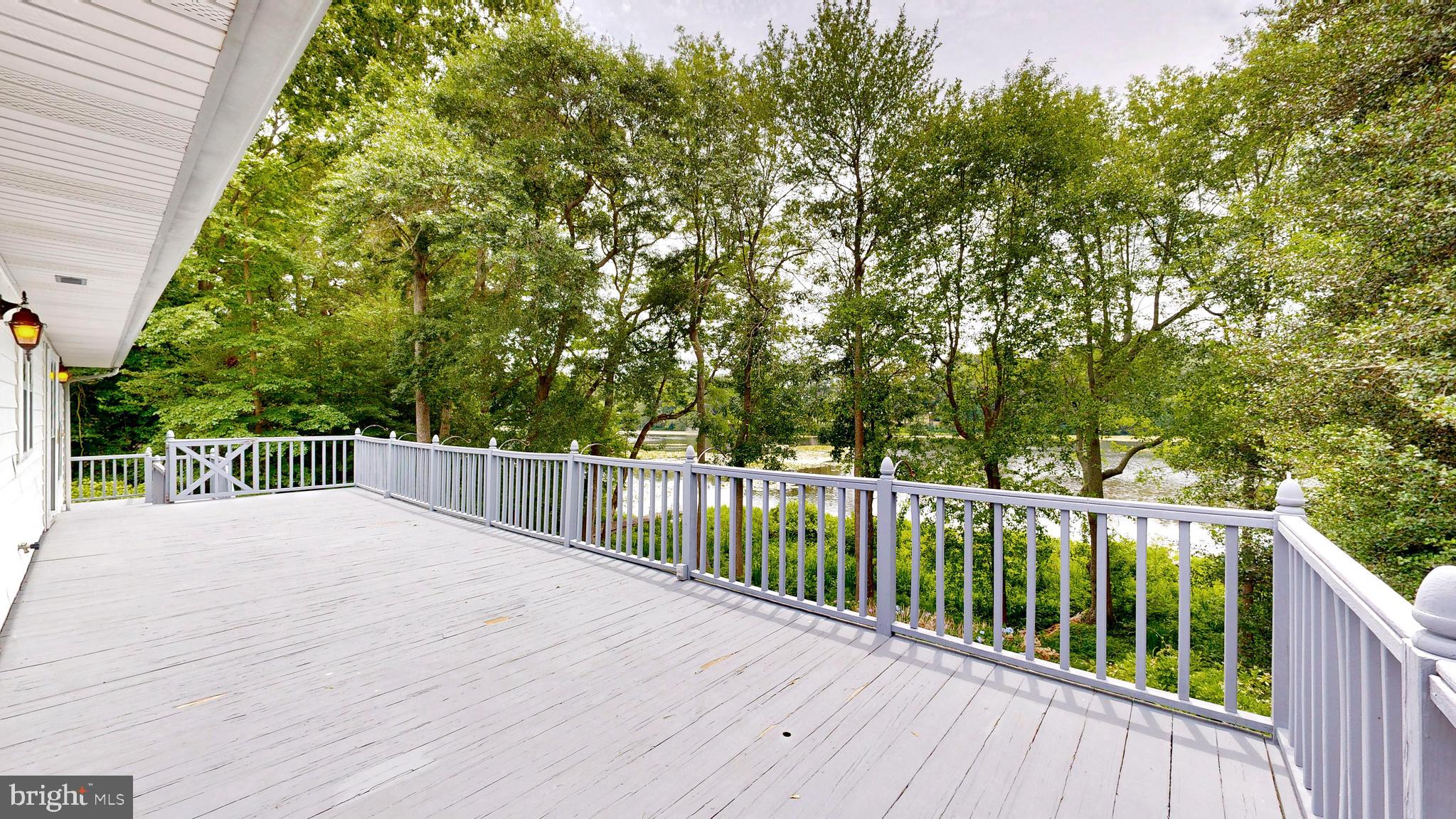 GRANBYS COVE - Residential