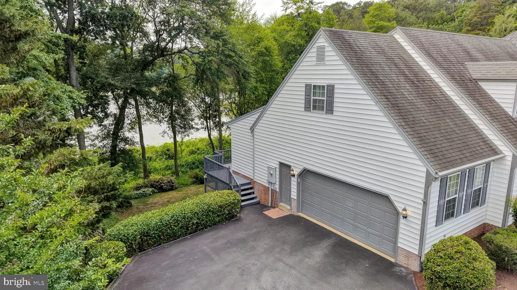 GRANBYS COVE - Residential
