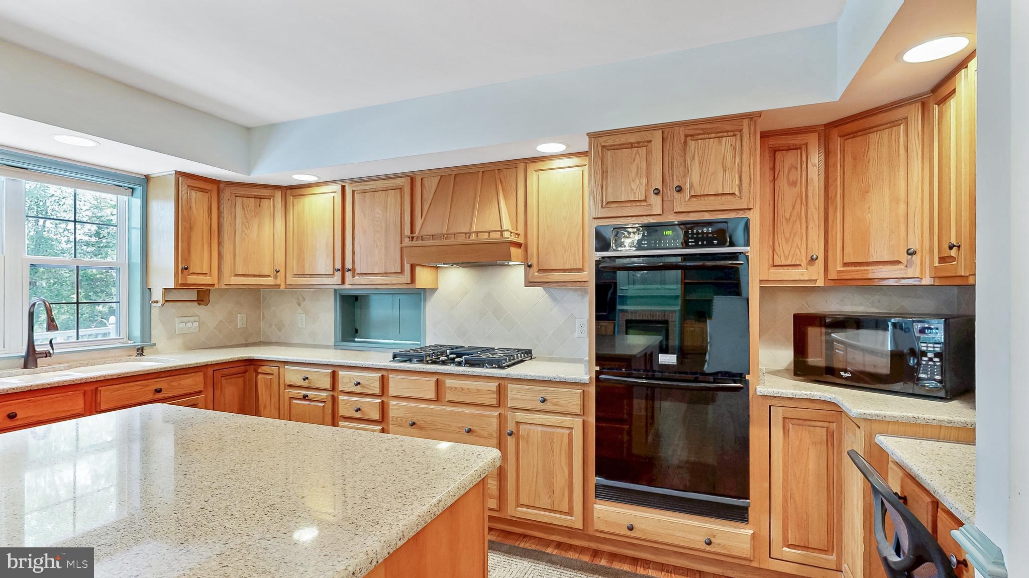 GRANBYS COVE - Residential