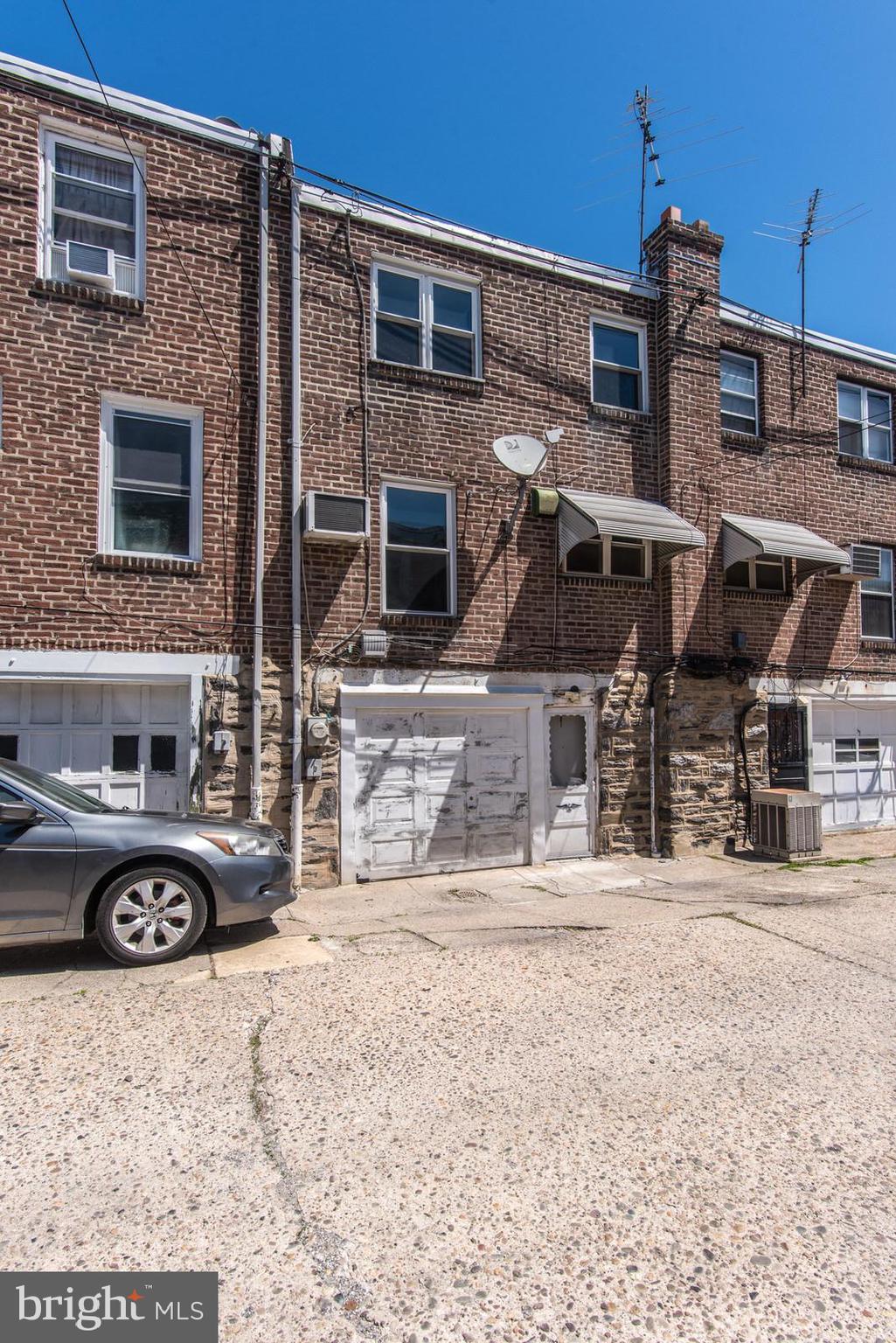 LAWNCREST - Residential