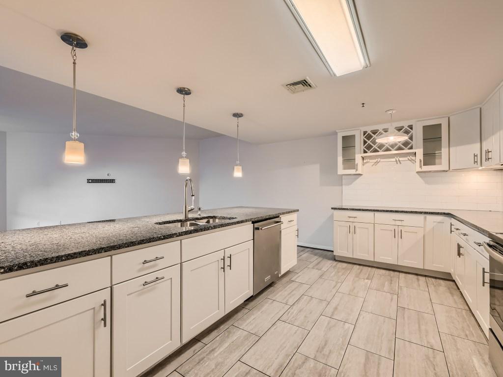 HARBOR EAST - Residential Lease