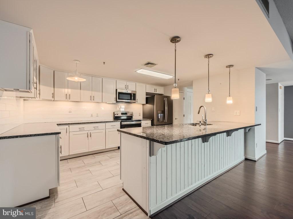 HARBOR EAST - Residential Lease