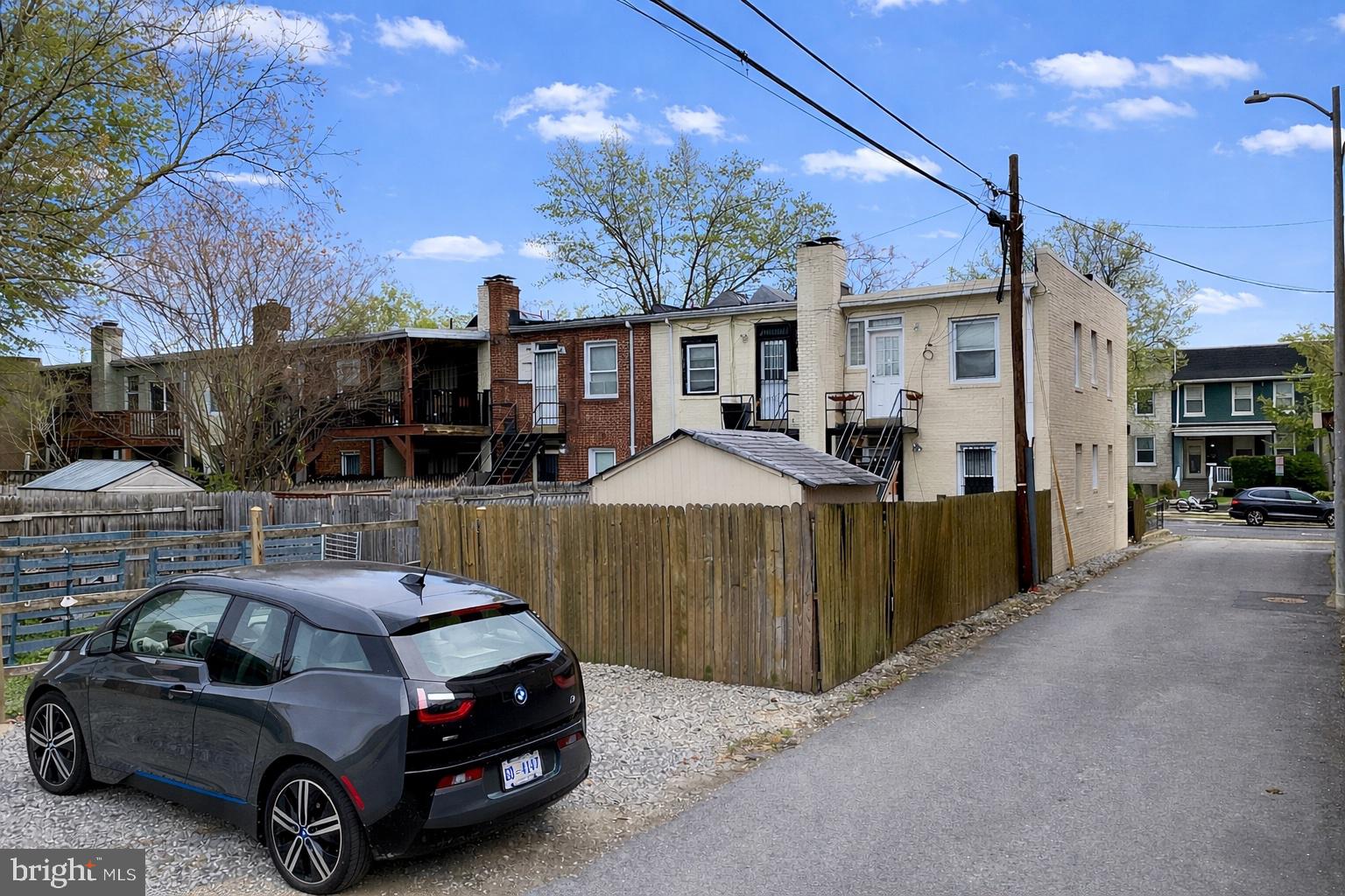 CAPITOL HILL - Residential Income