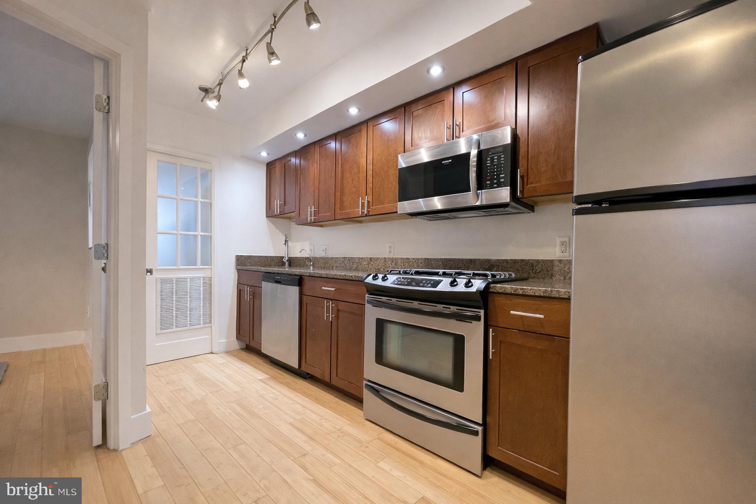 CAPITOL HILL - Residential Income