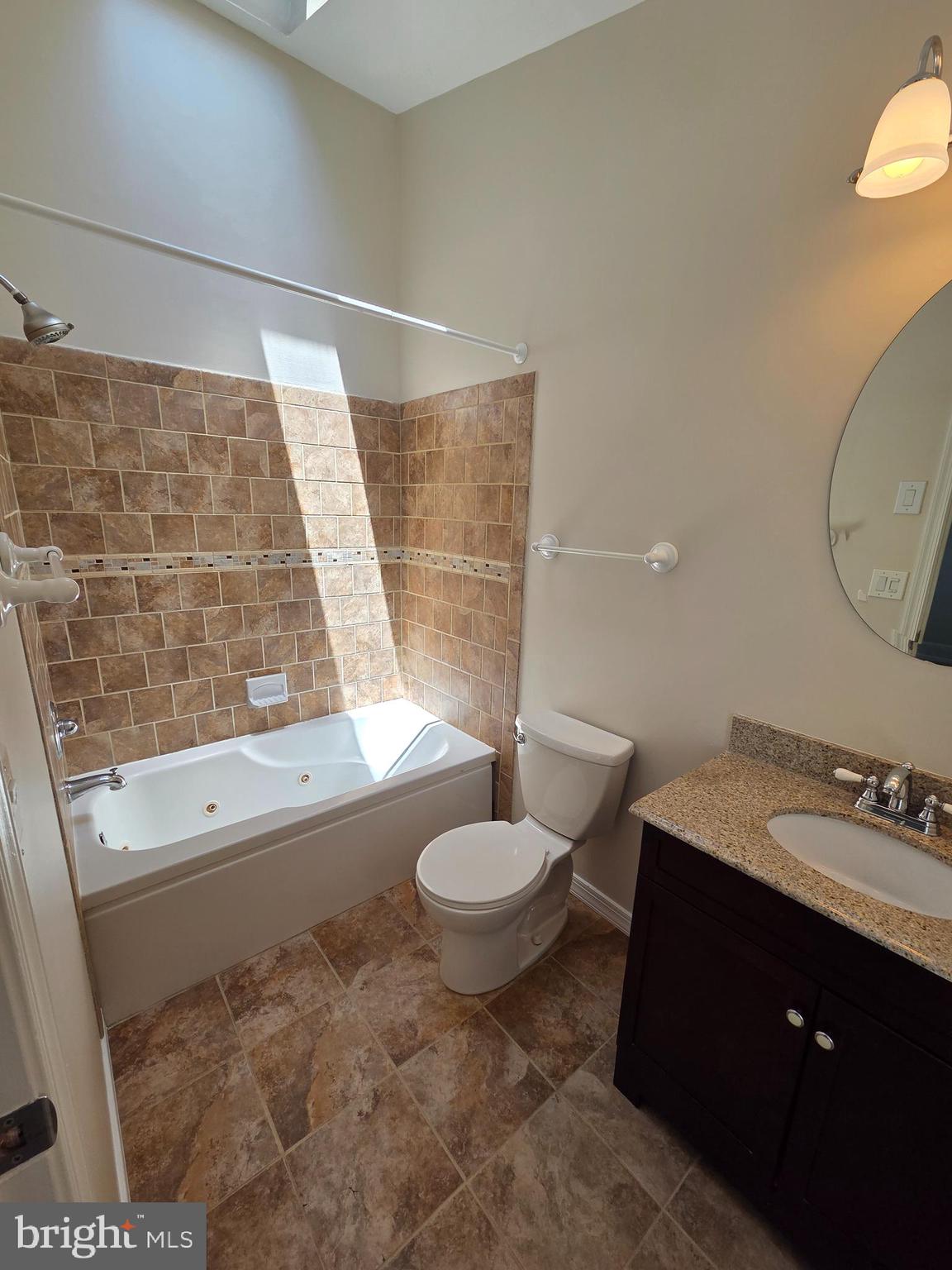 STONEHAVEN MEWS IN CROFTON VILLAGE - Residential Lease