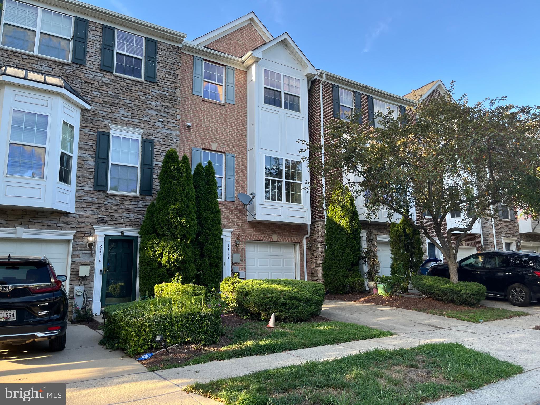 RENAISSANCE PLAZA - Residential