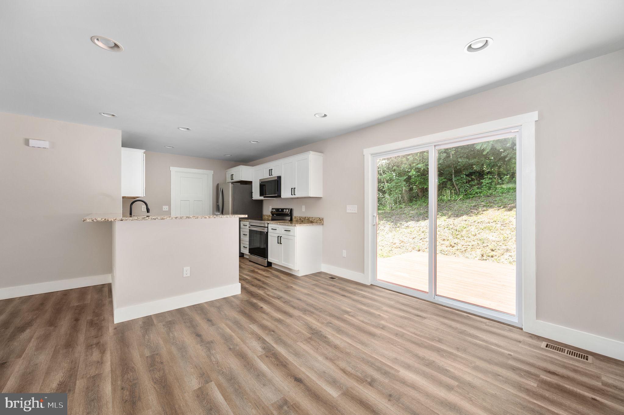 STRATFORD HARBOUR - Residential