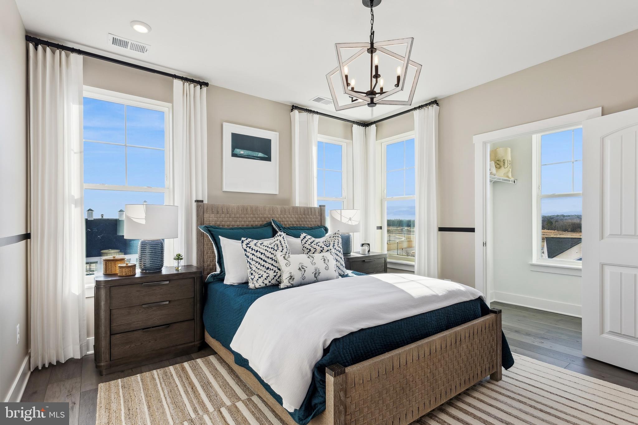 FOUR SEASONS AT KENT ISLAND - Residential