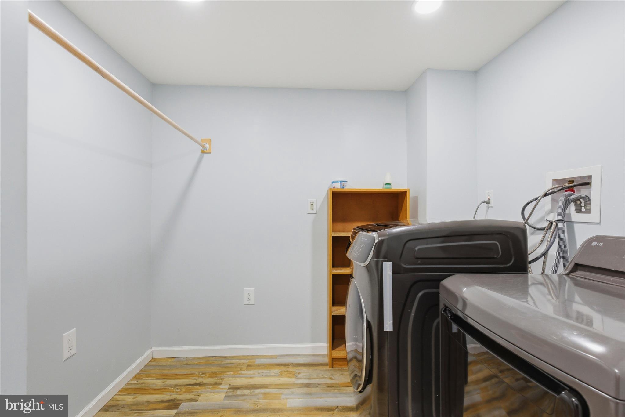 BROOKESIDE - Residential