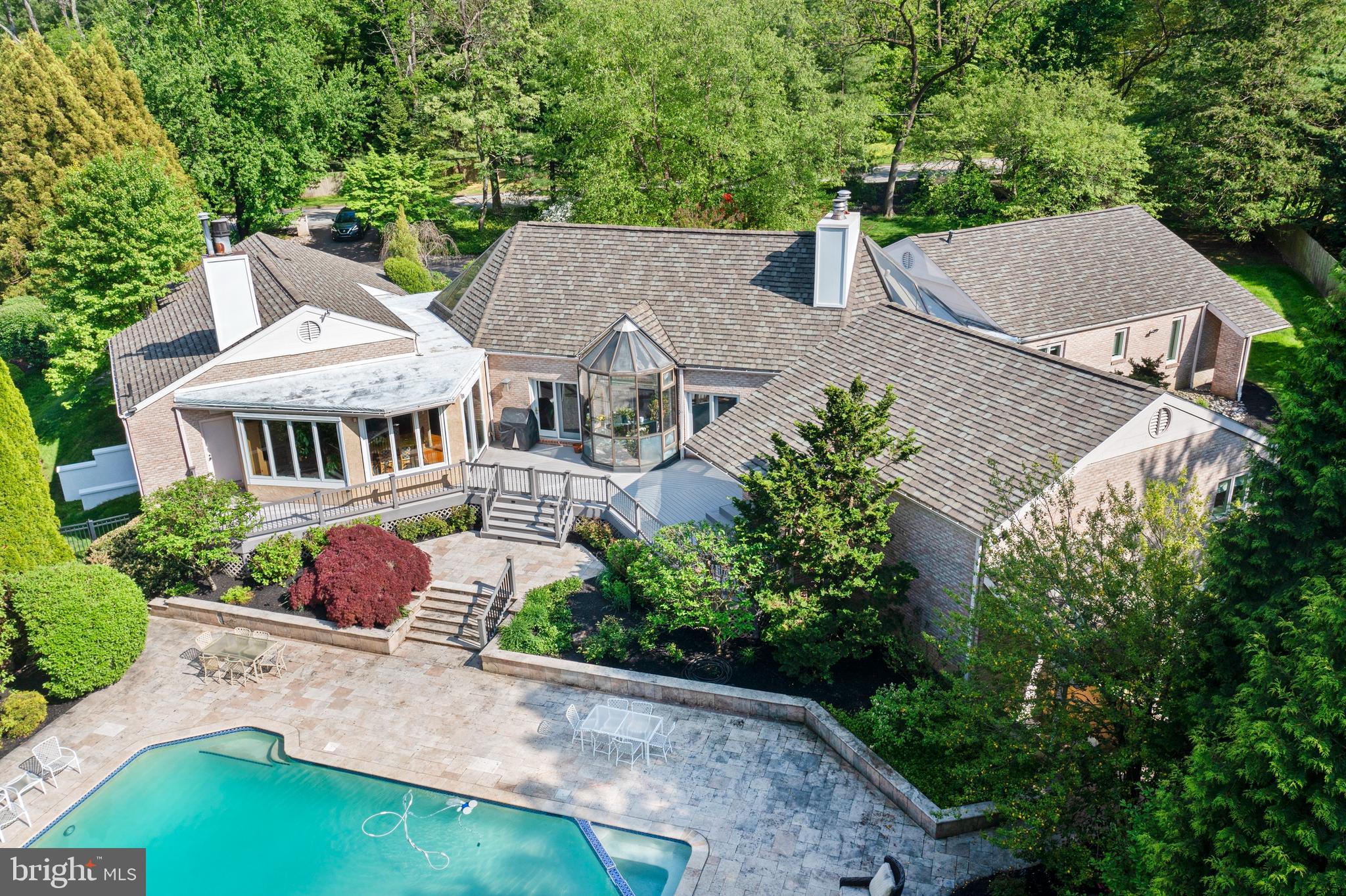 MEADOWBROOK - Residential