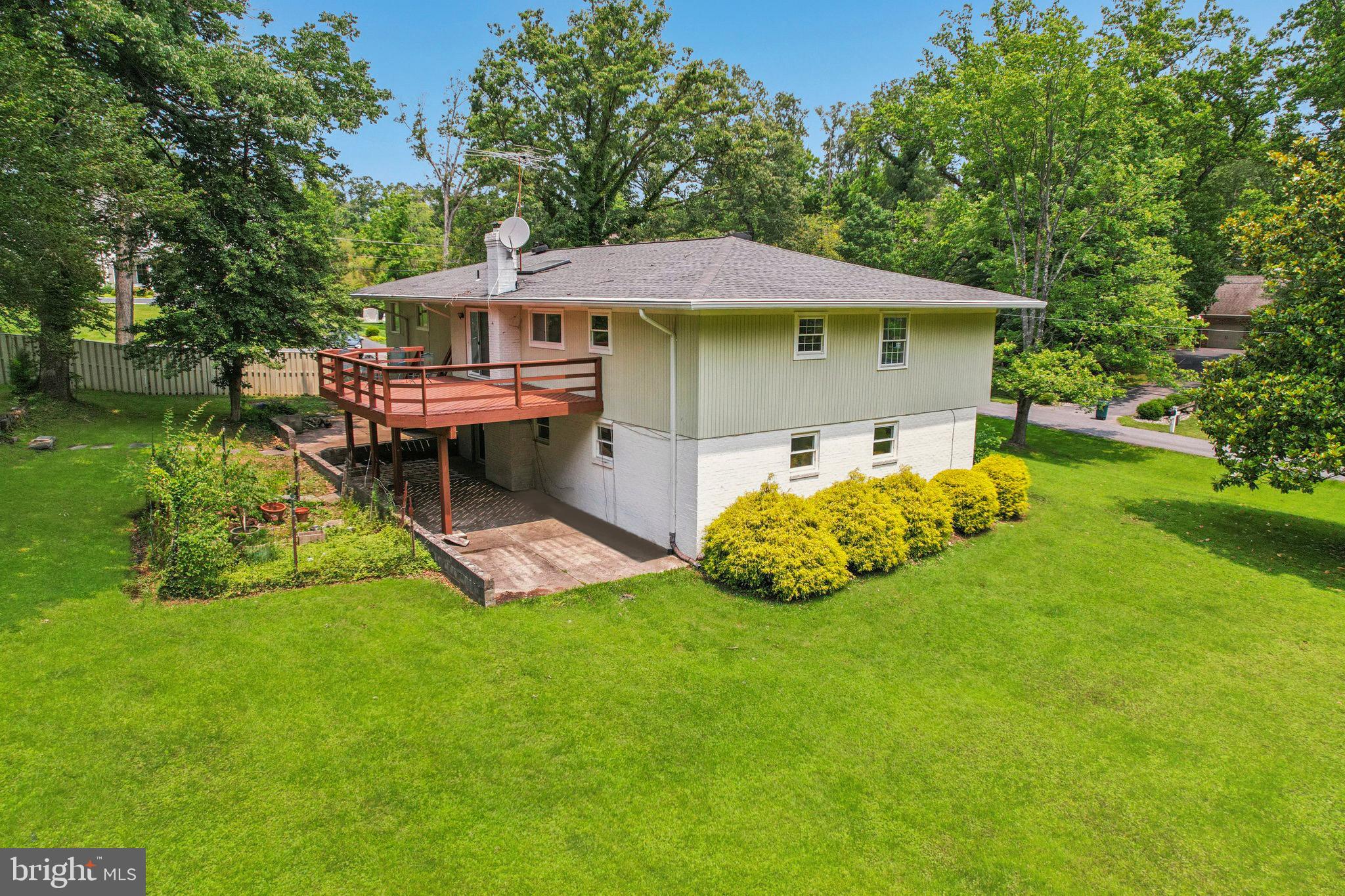 POTOMAC OUTSIDE - Residential