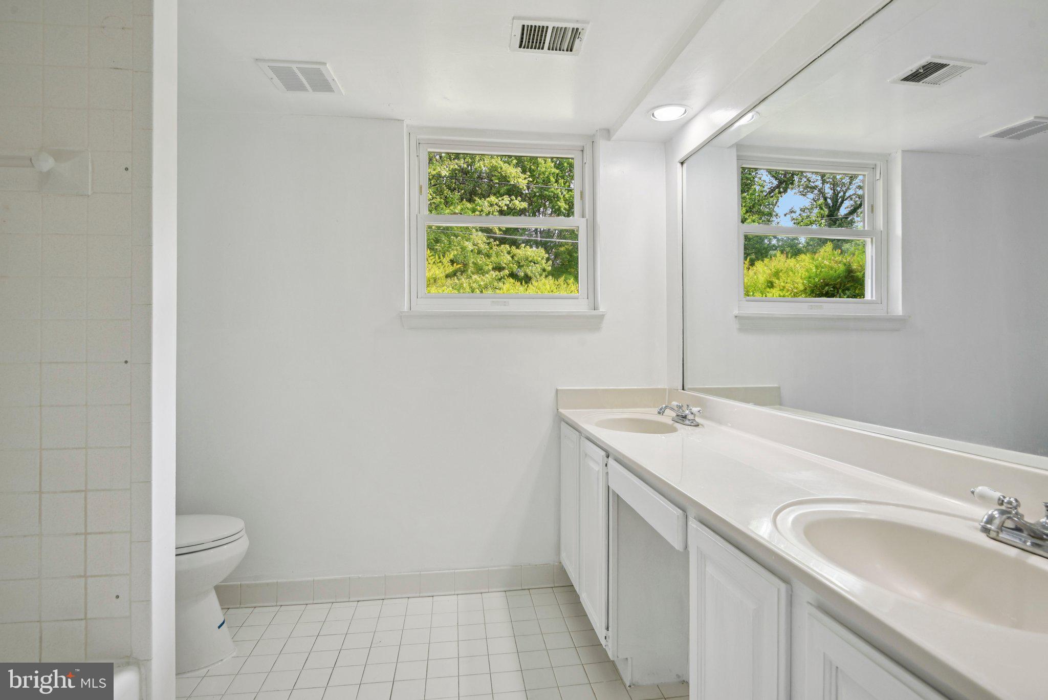 POTOMAC OUTSIDE - Residential