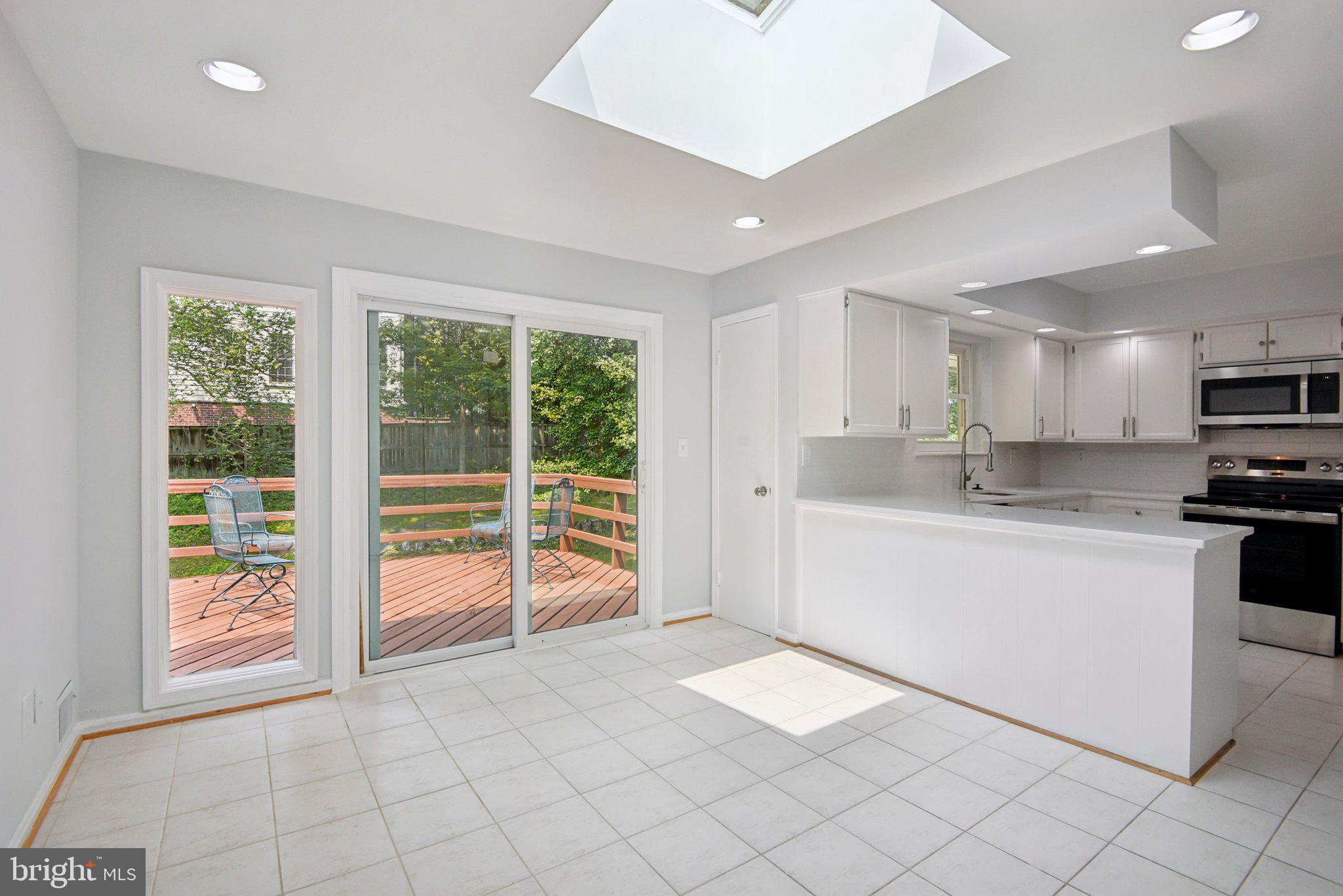 POTOMAC OUTSIDE - Residential