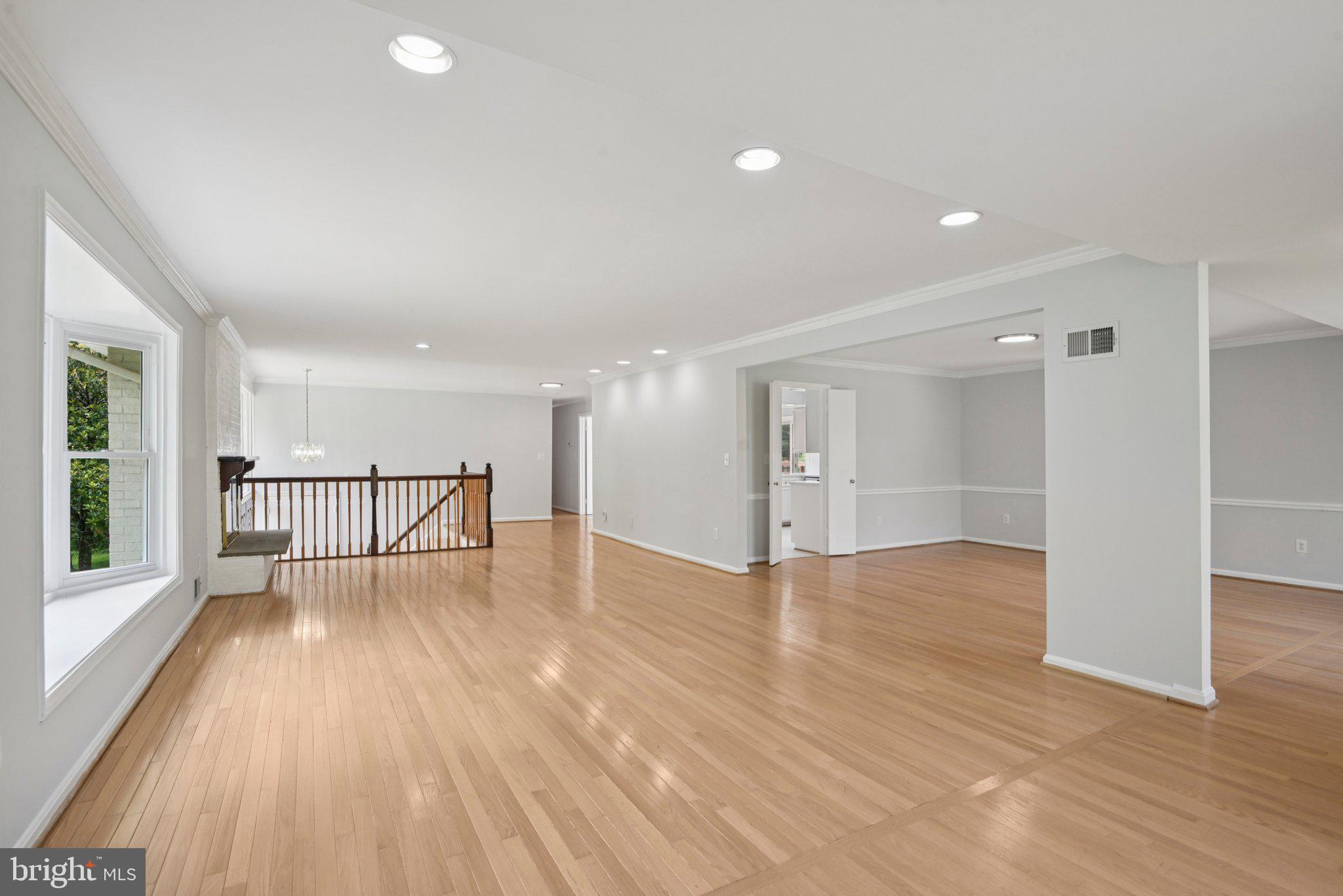 POTOMAC OUTSIDE - Residential
