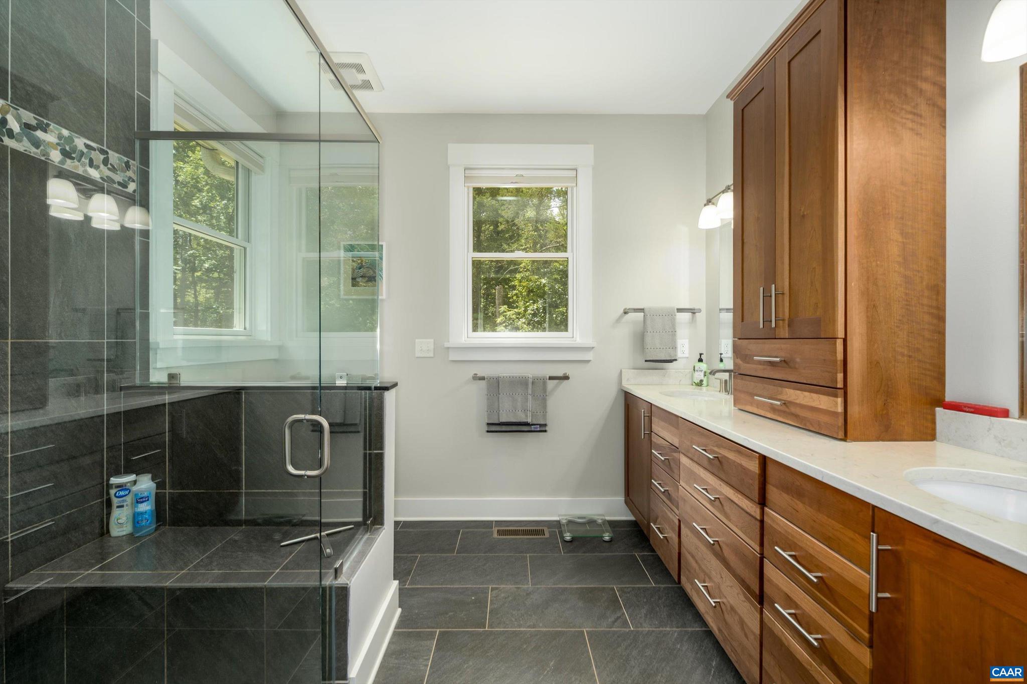 CEDAR LAKE - Residential
