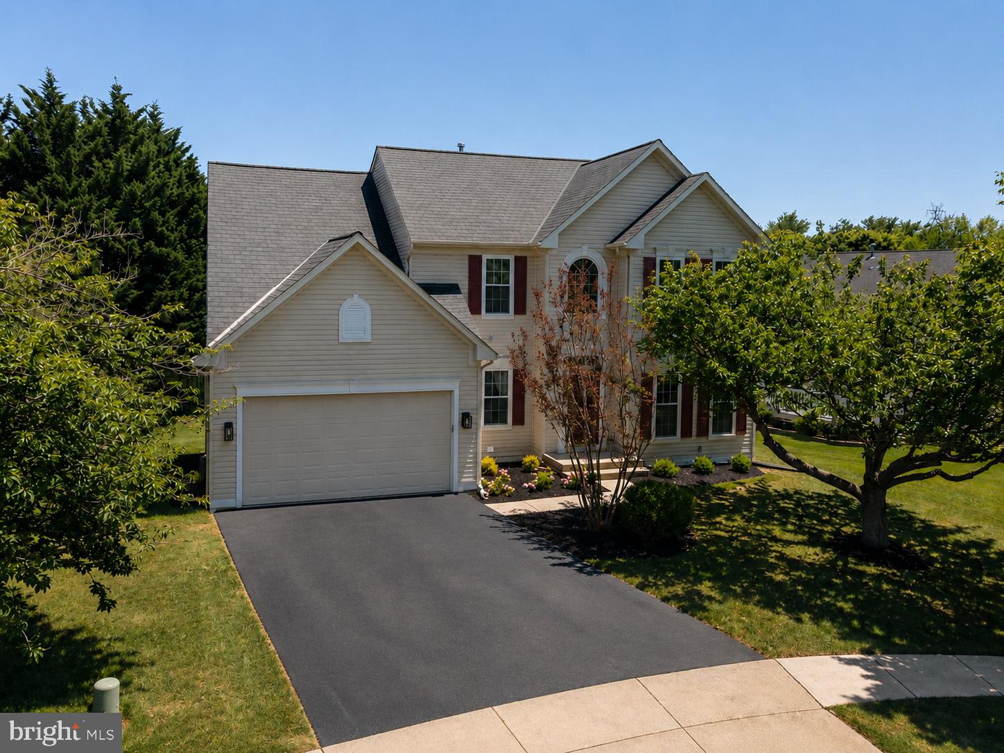 BROWNSTOWN ESTATES - Residential