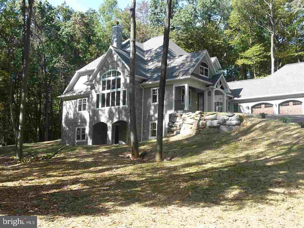 Dramatic open plan custom home by Greystone Construction. For comp purposes. Price includes lot purchased separately at $139,900.