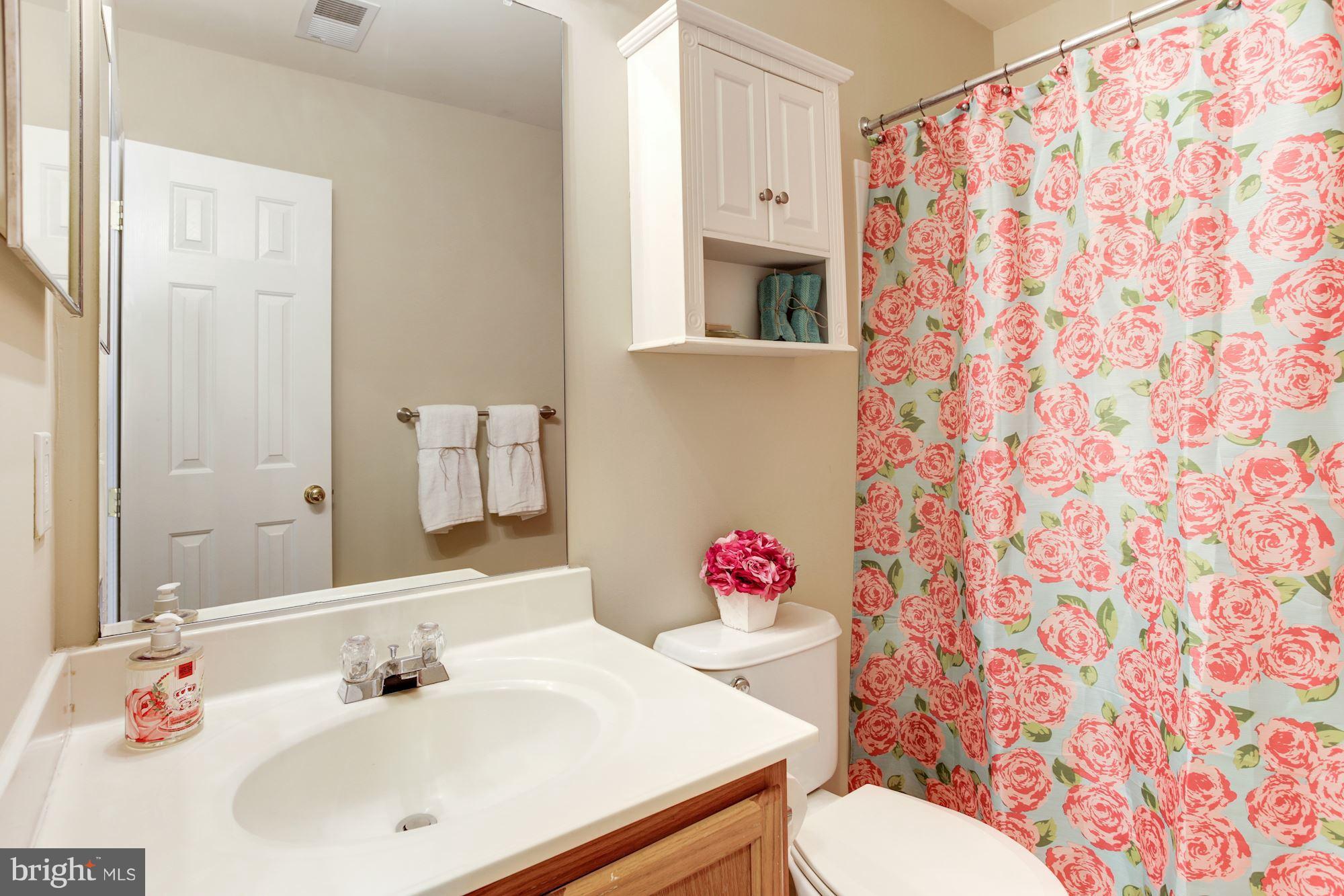 RIVER OAKS - Residential