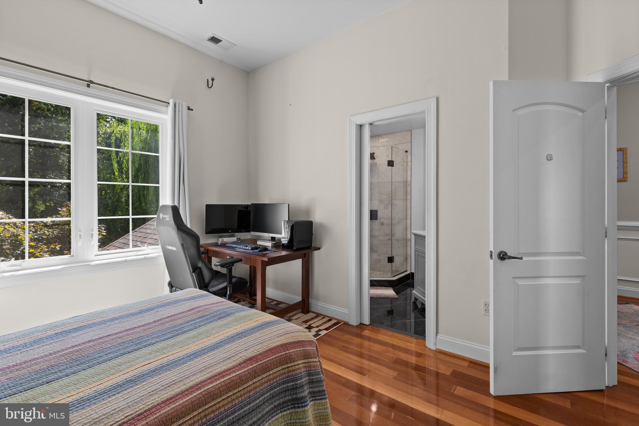 SHADY SIDE - Residential