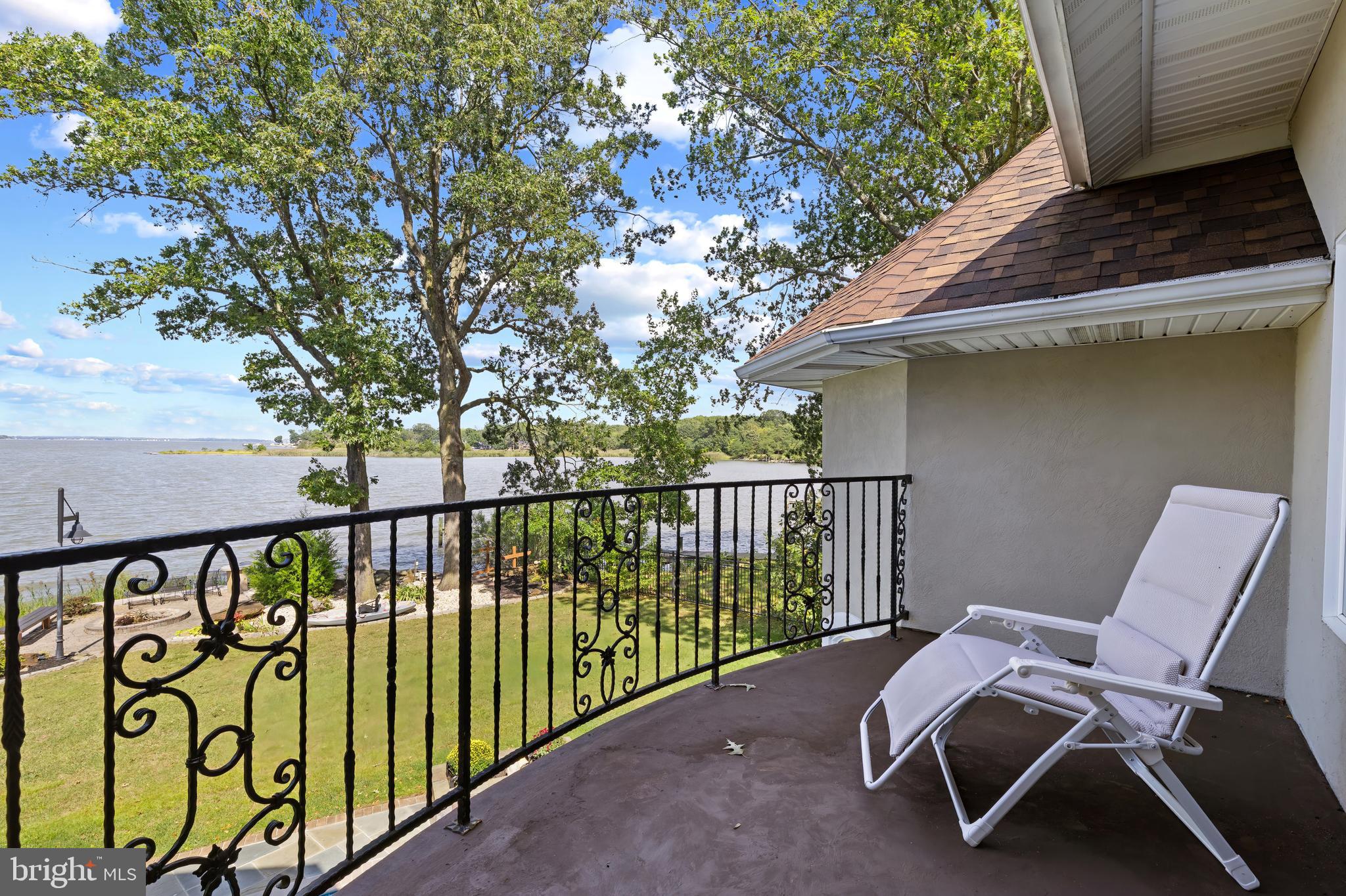SHADY SIDE - Residential