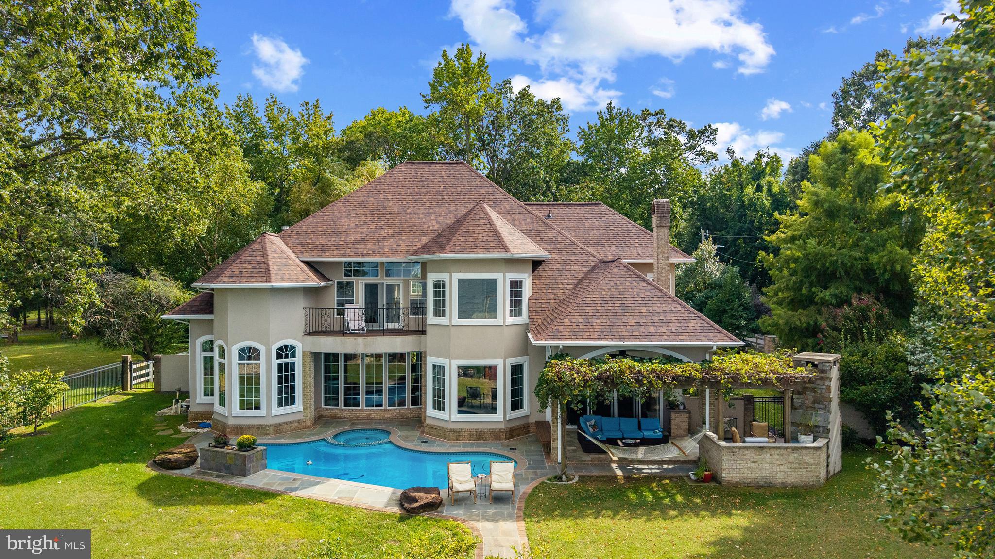SHADY SIDE - Residential