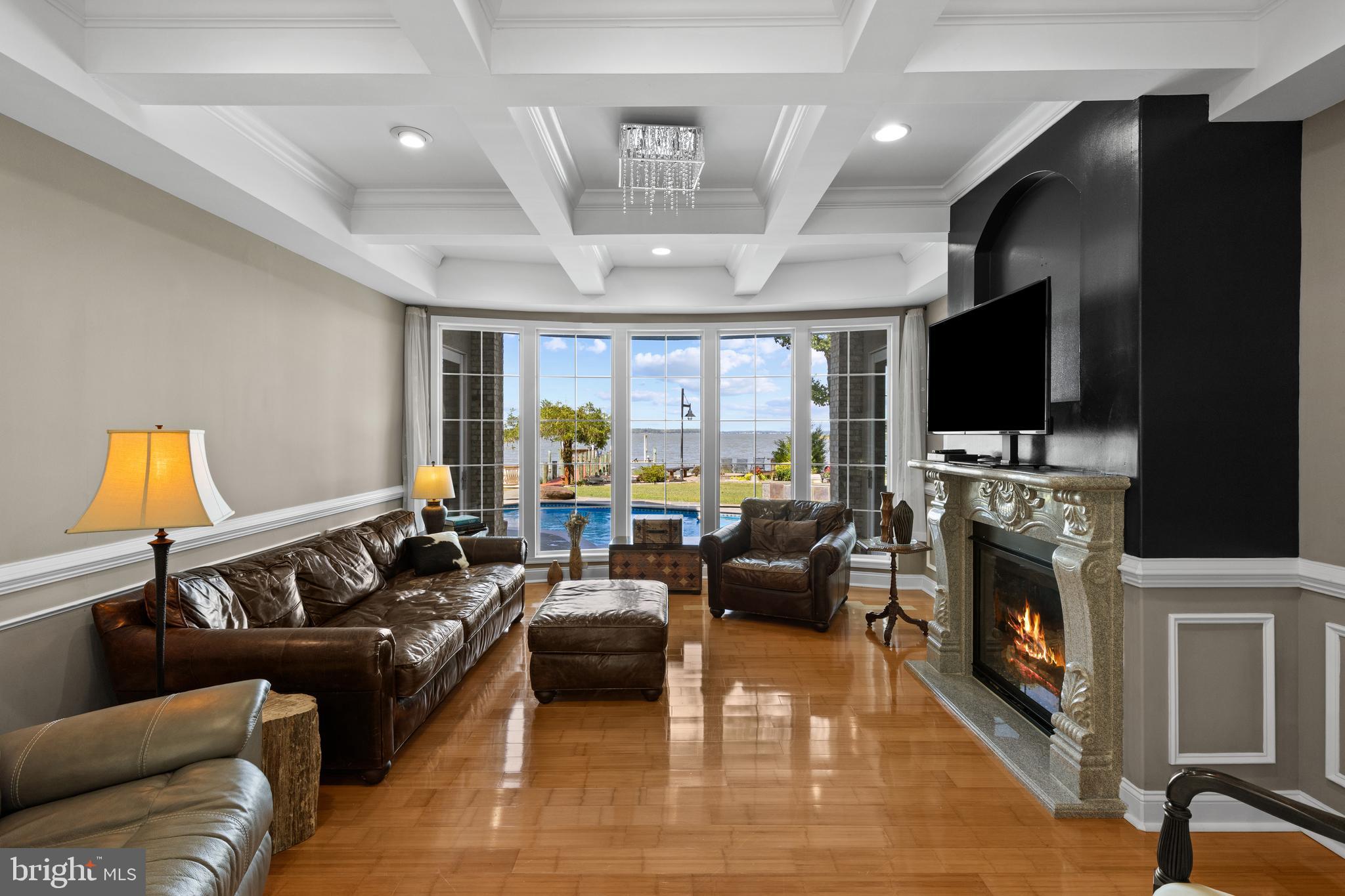 SHADY SIDE - Residential