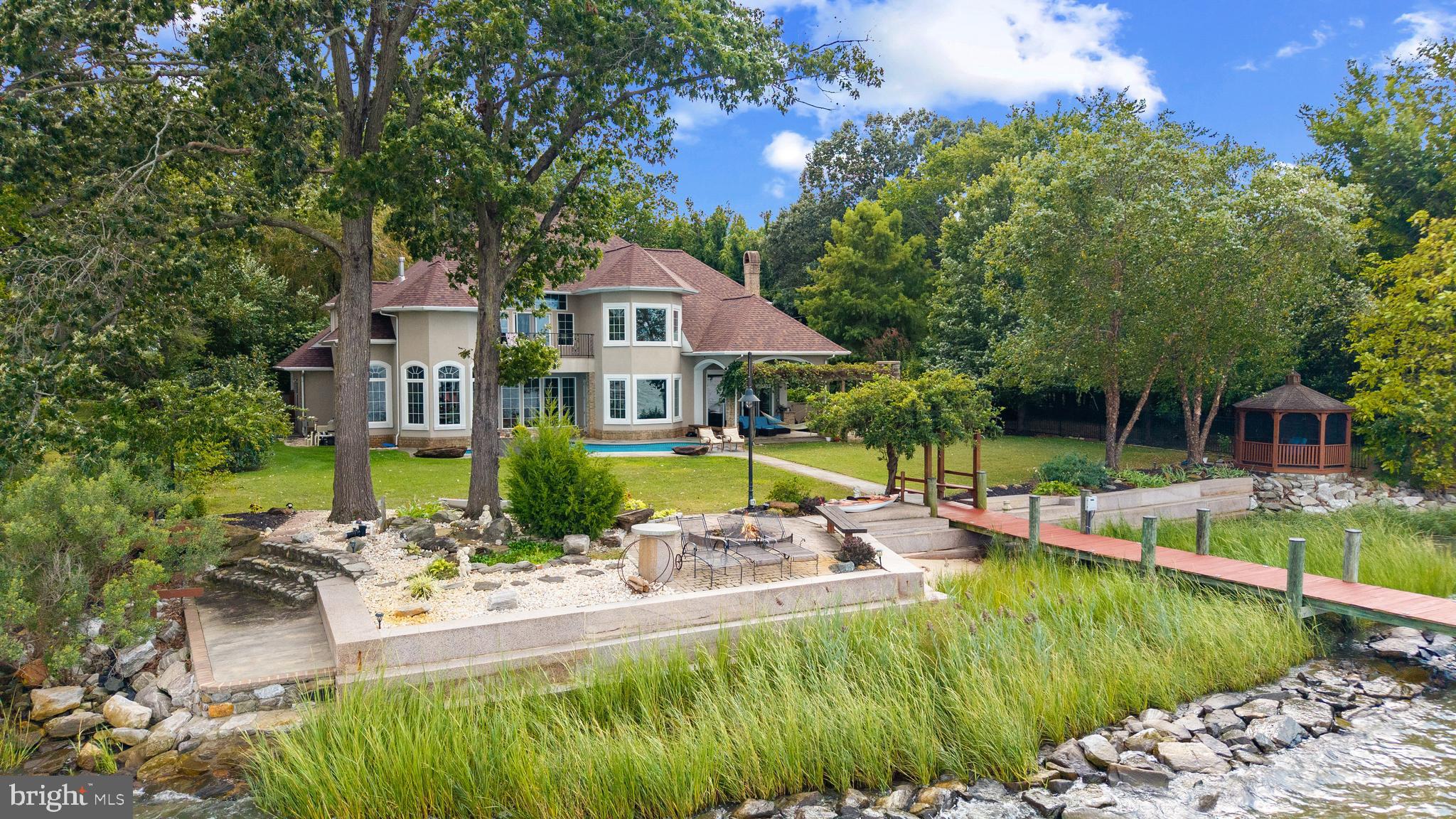 SHADY SIDE - Residential