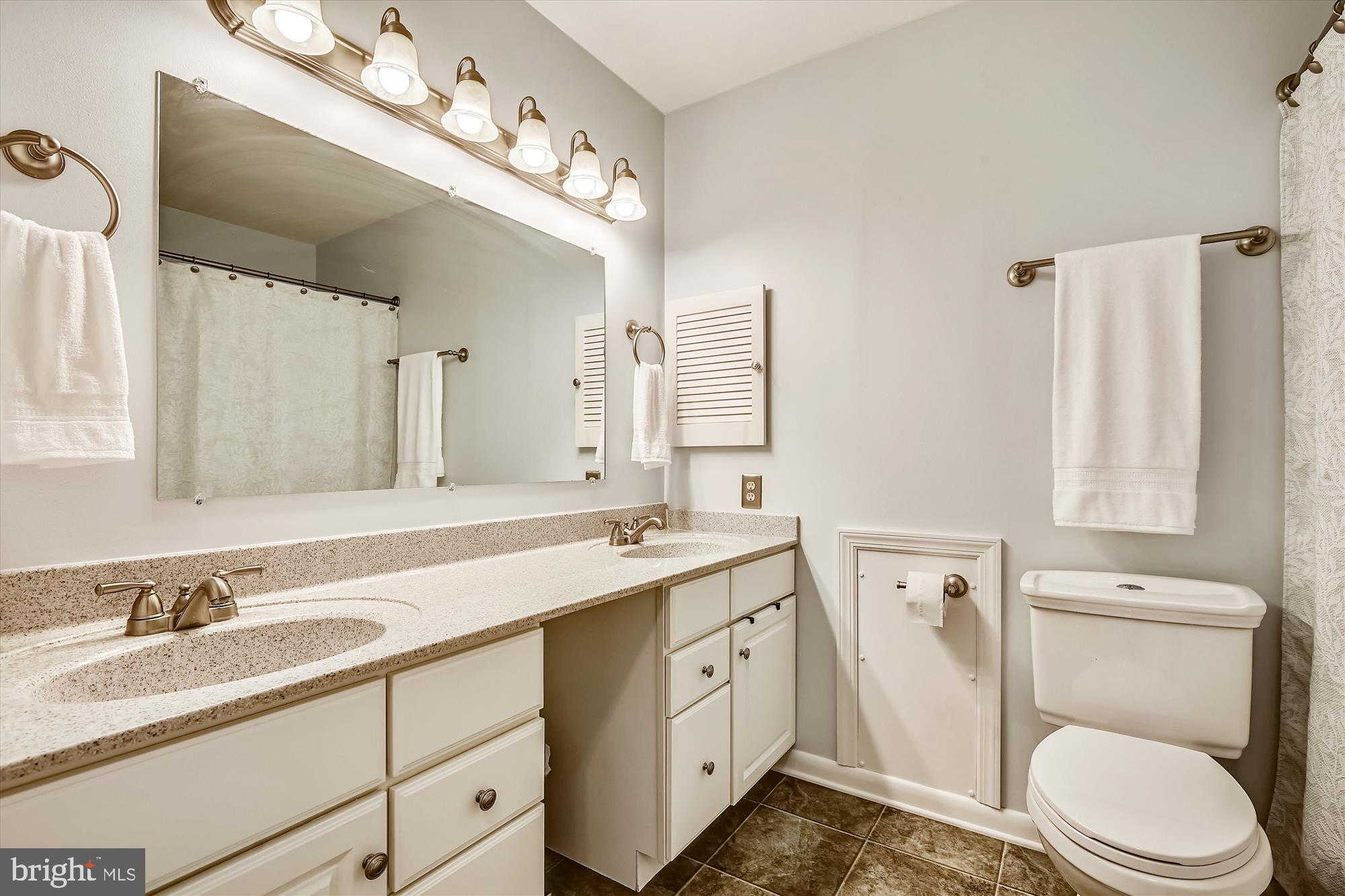 POPLAR WOODS - Residential