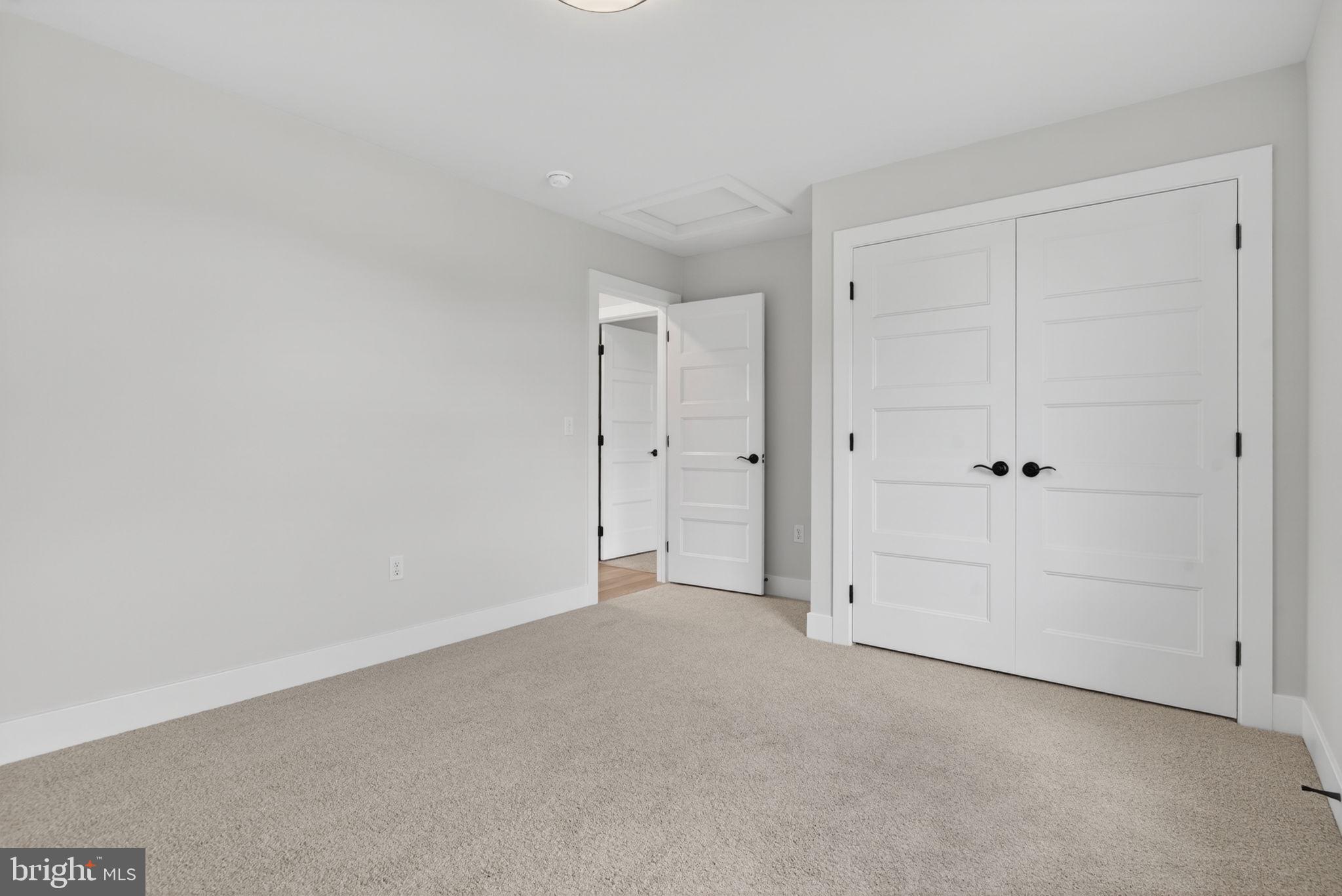 RIVER RIDGE HILLS - Residential
