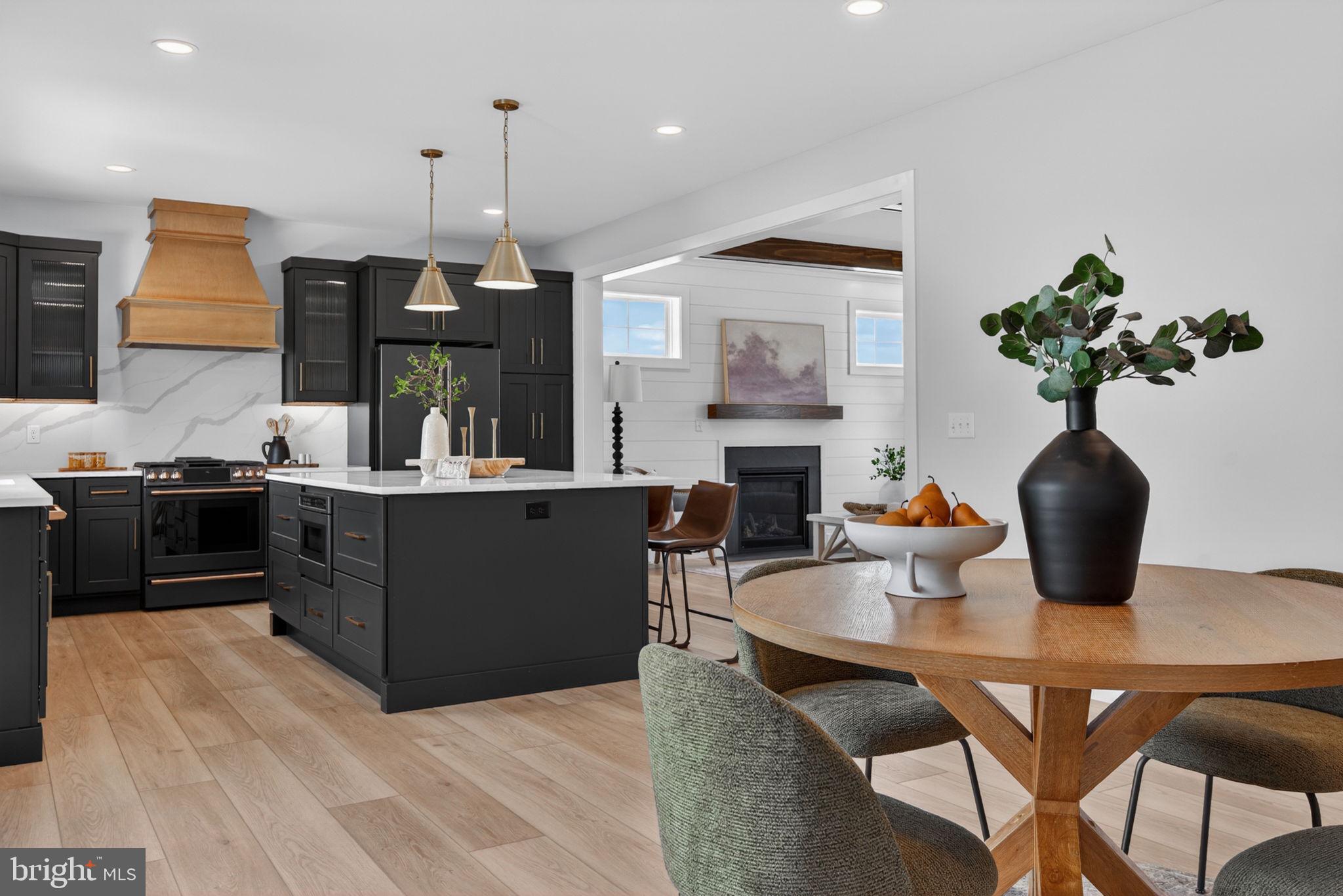 RIVER RIDGE HILLS - Residential