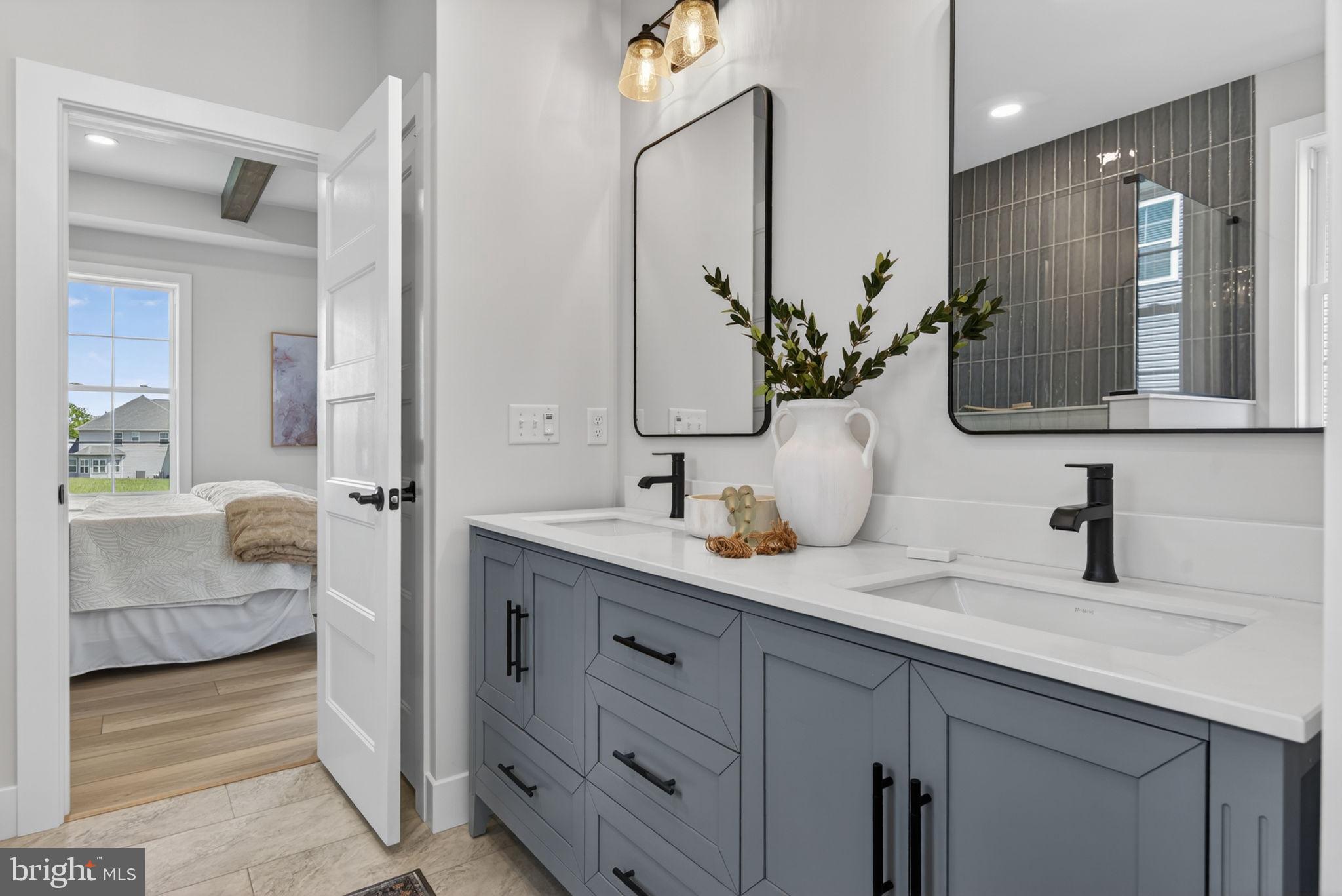 RIVER RIDGE HILLS - Residential